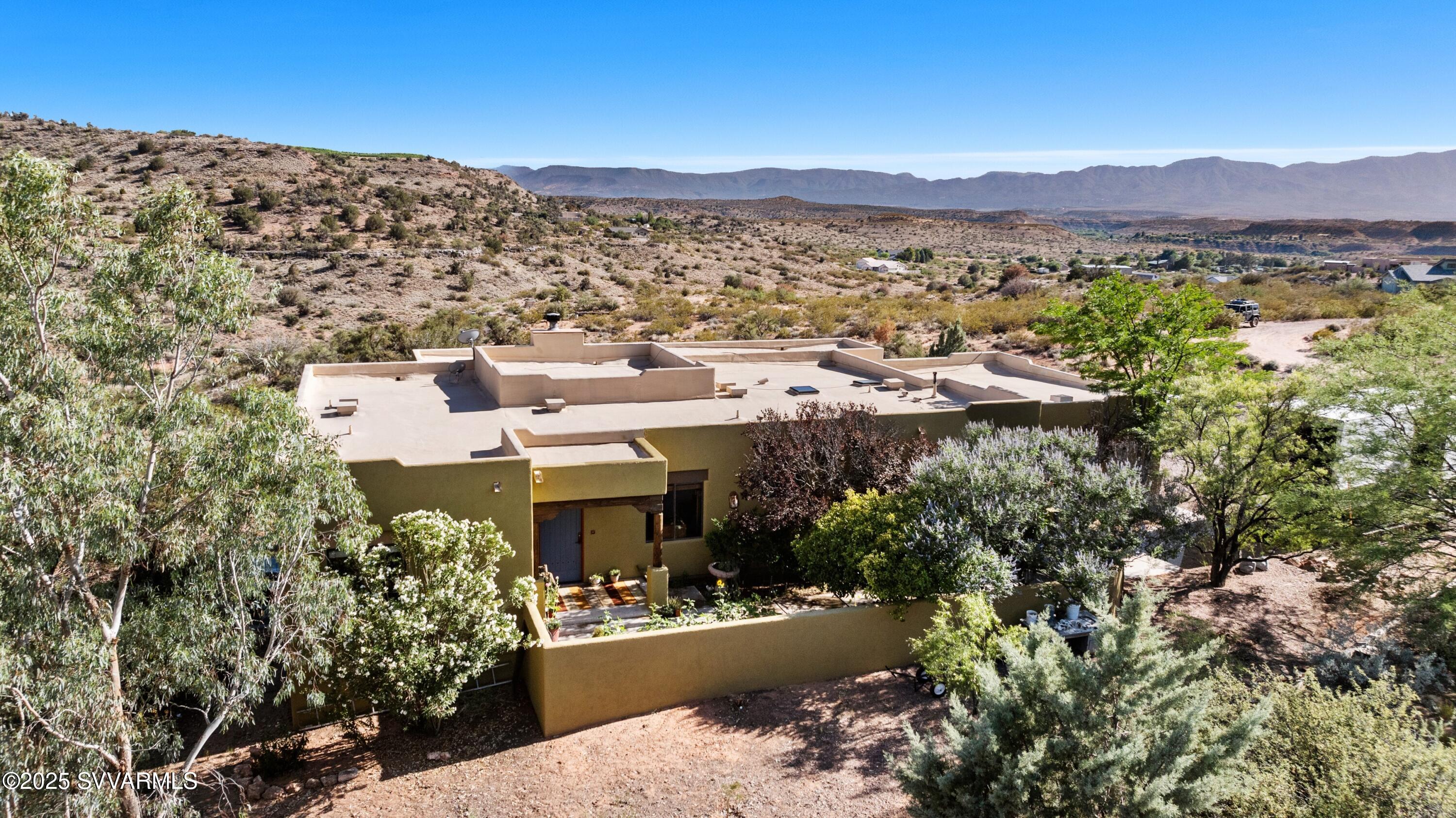1625 S Desert Holly Tr