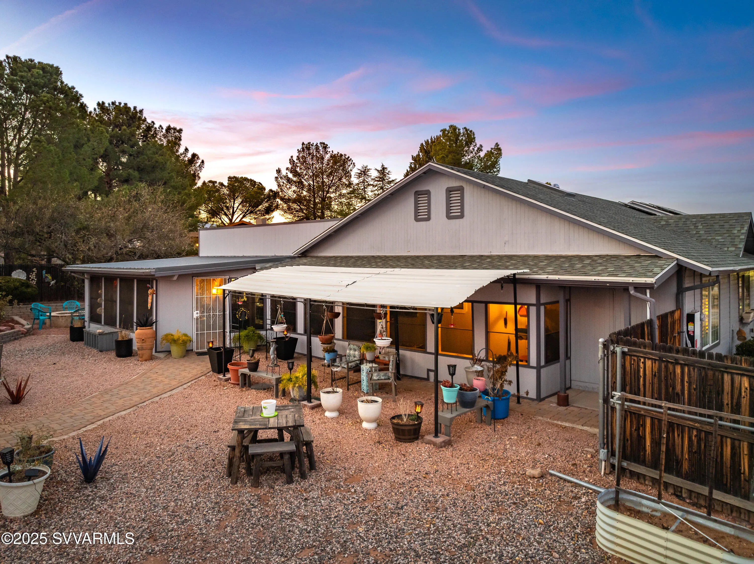 Cottonwood, Arizona 86326, United States, 6 Bedrooms Bedrooms, ,4 BathroomsBathrooms,Residential,Pending,11802