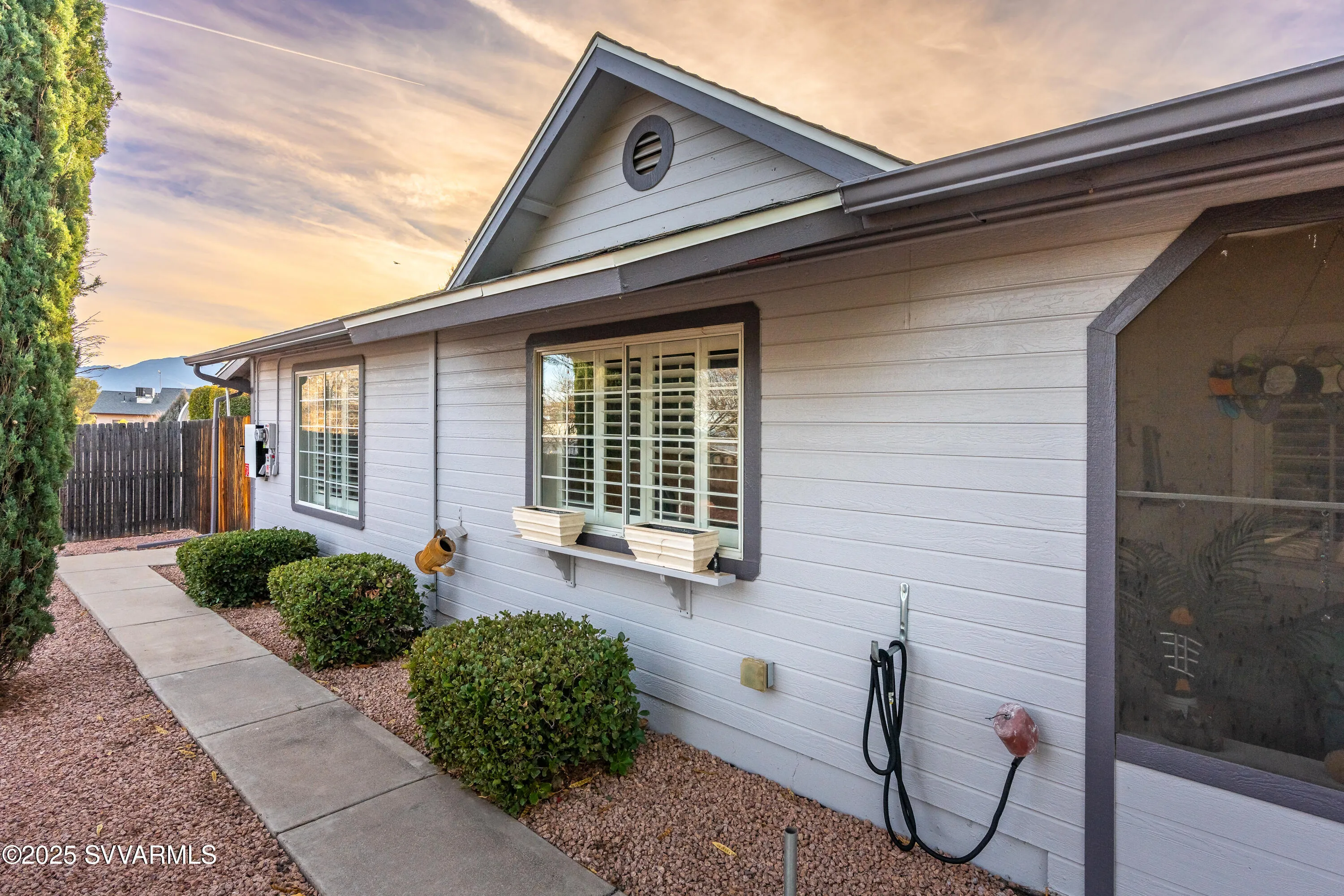 Cottonwood, Arizona 86326, United States, 6 Bedrooms Bedrooms, ,4 BathroomsBathrooms,Residential,Pending,11802