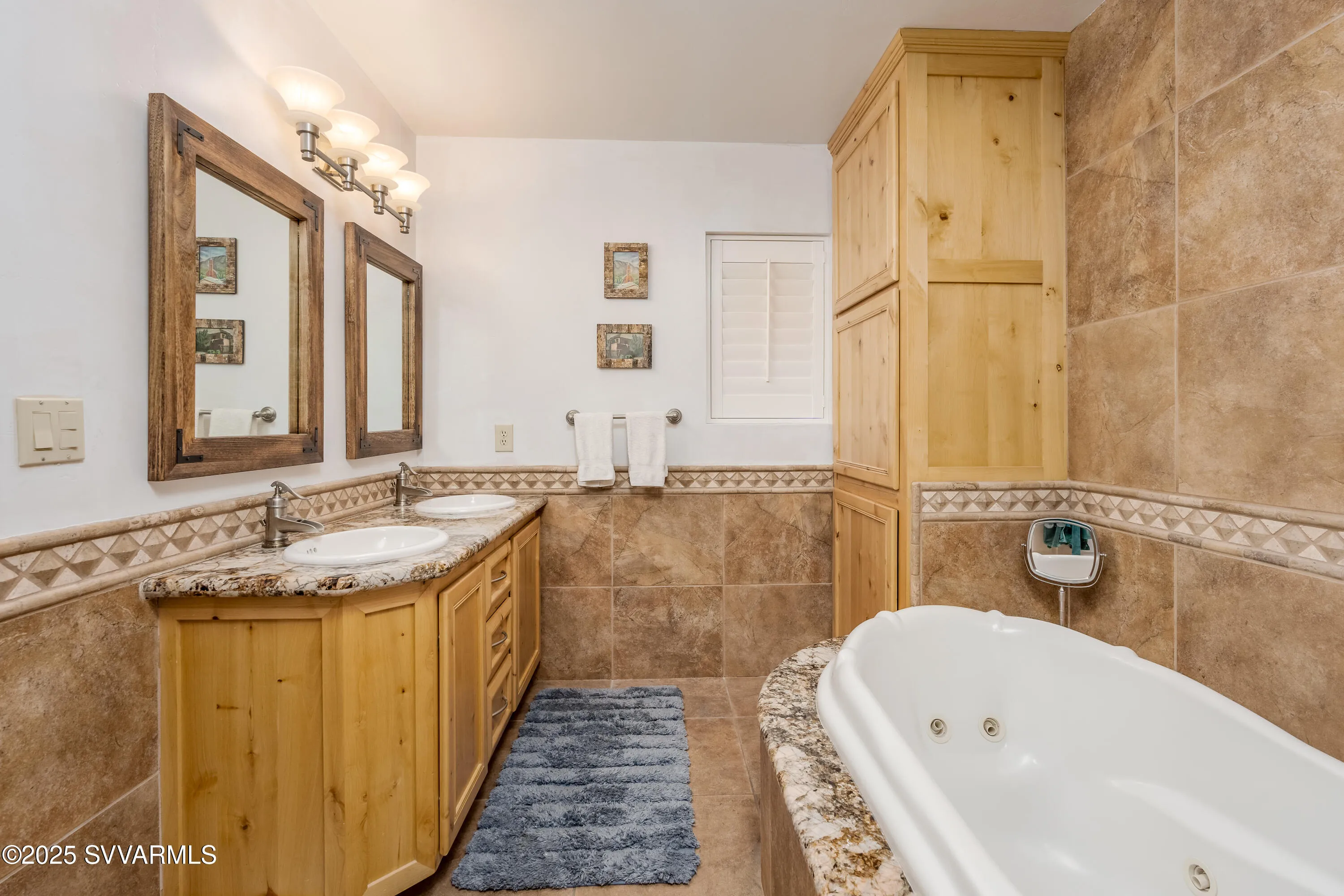 Cottonwood, Arizona 86326, United States, 6 Bedrooms Bedrooms, ,4 BathroomsBathrooms,Residential,Pending,11802