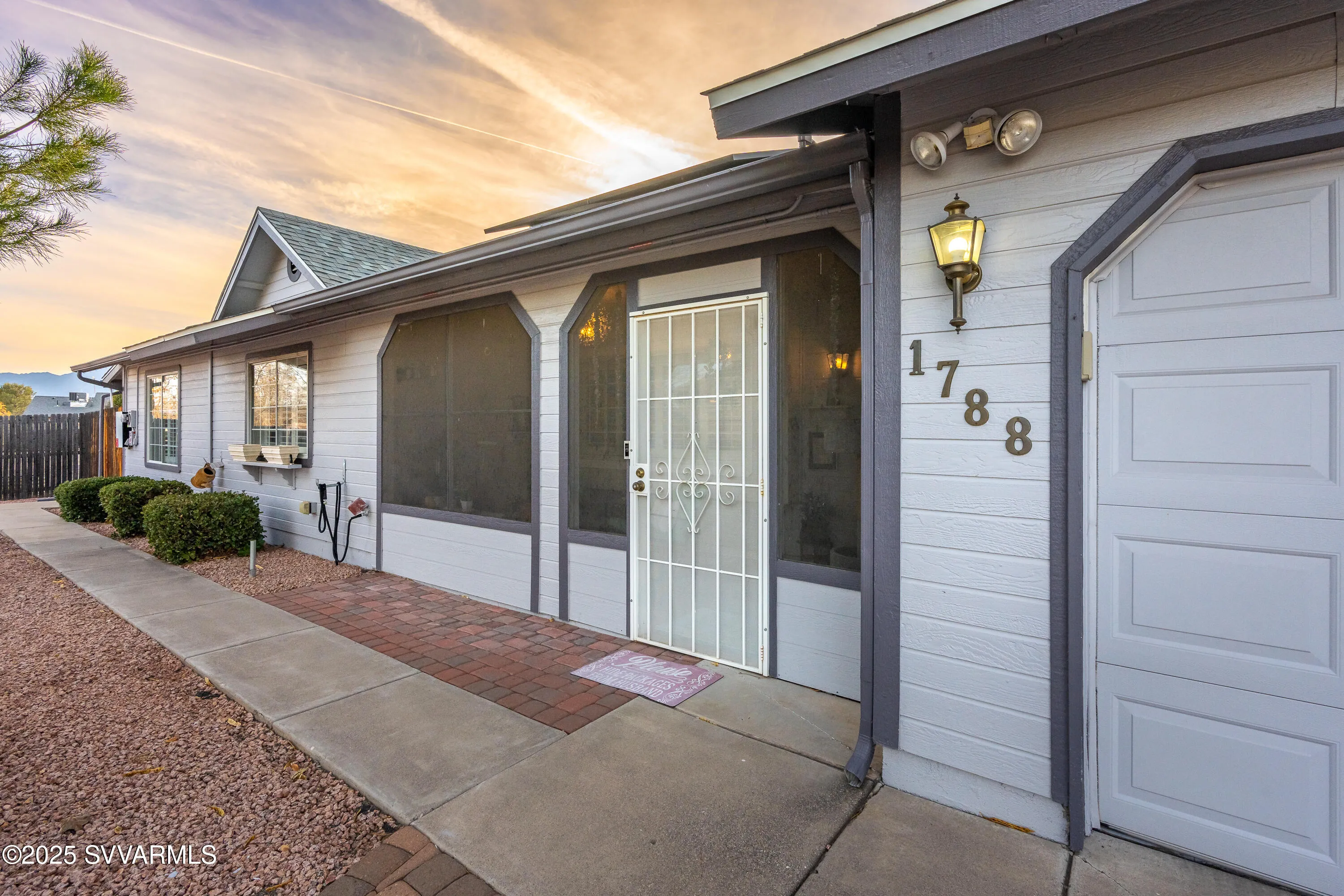 Cottonwood, Arizona 86326, United States, 6 Bedrooms Bedrooms, ,4 BathroomsBathrooms,Residential,Pending,11802