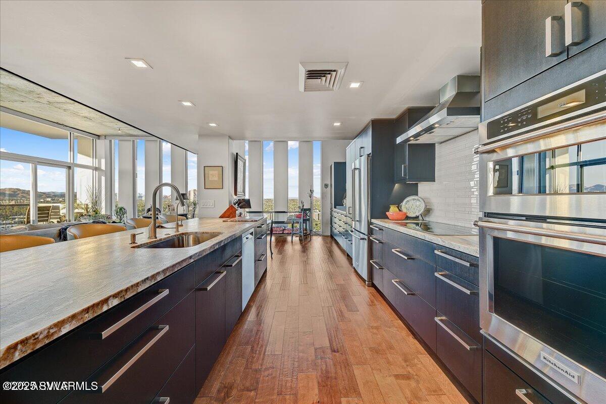 2323 N Central Ave Ph D