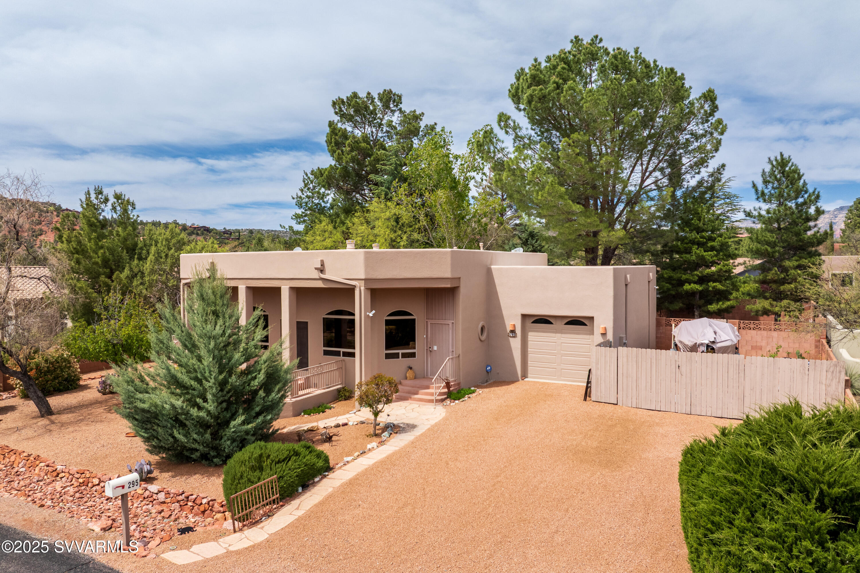 295 Indian Cliffs Rd