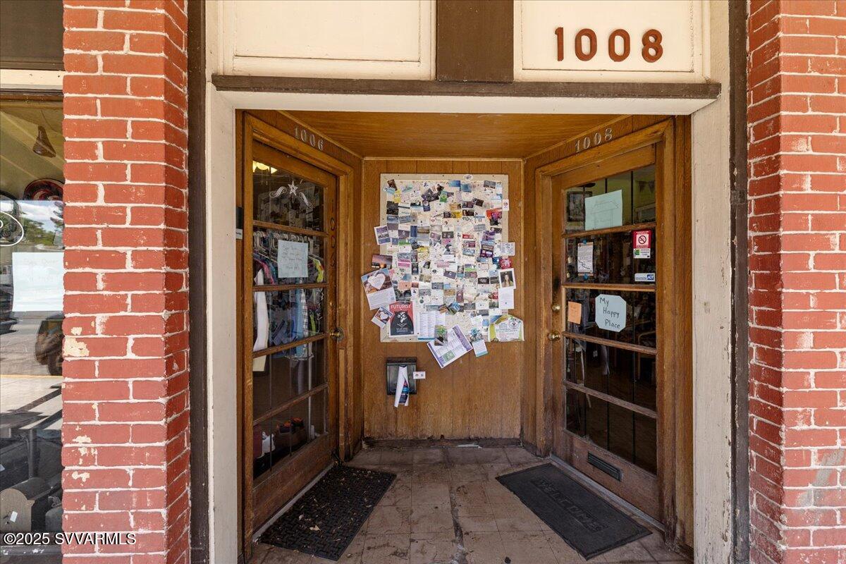 1008 N Main St