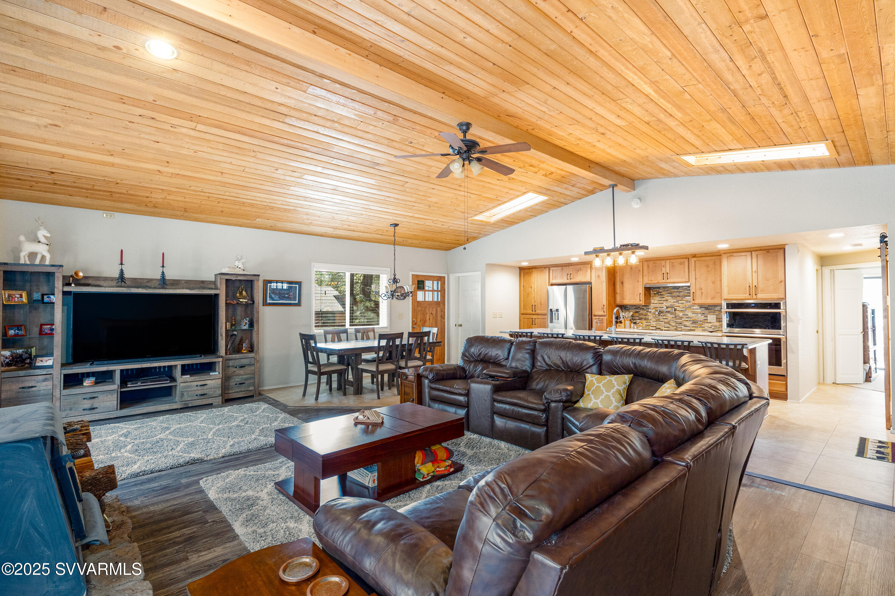 935 E Raintree Rd