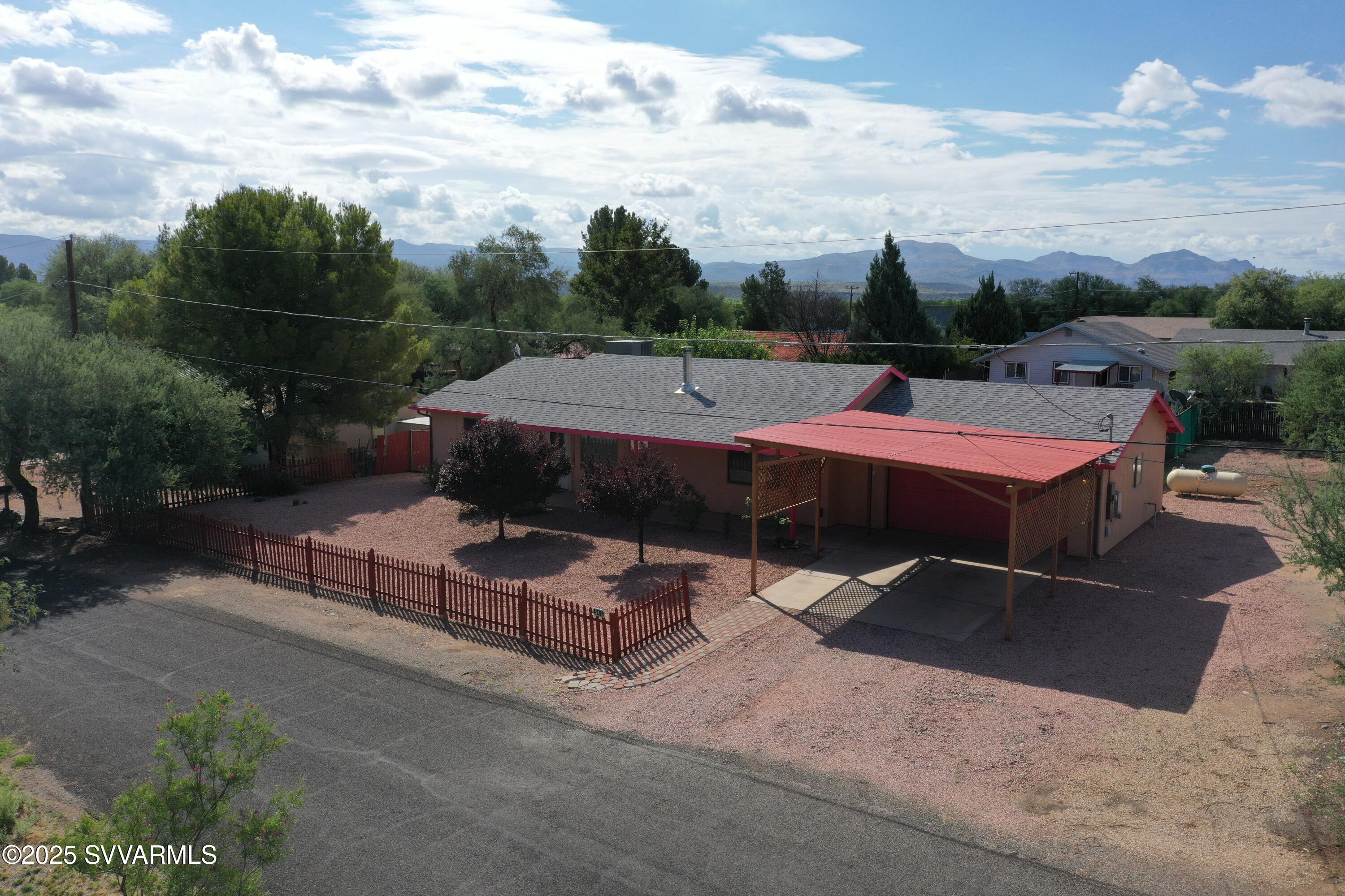 543 E Country Club Rd