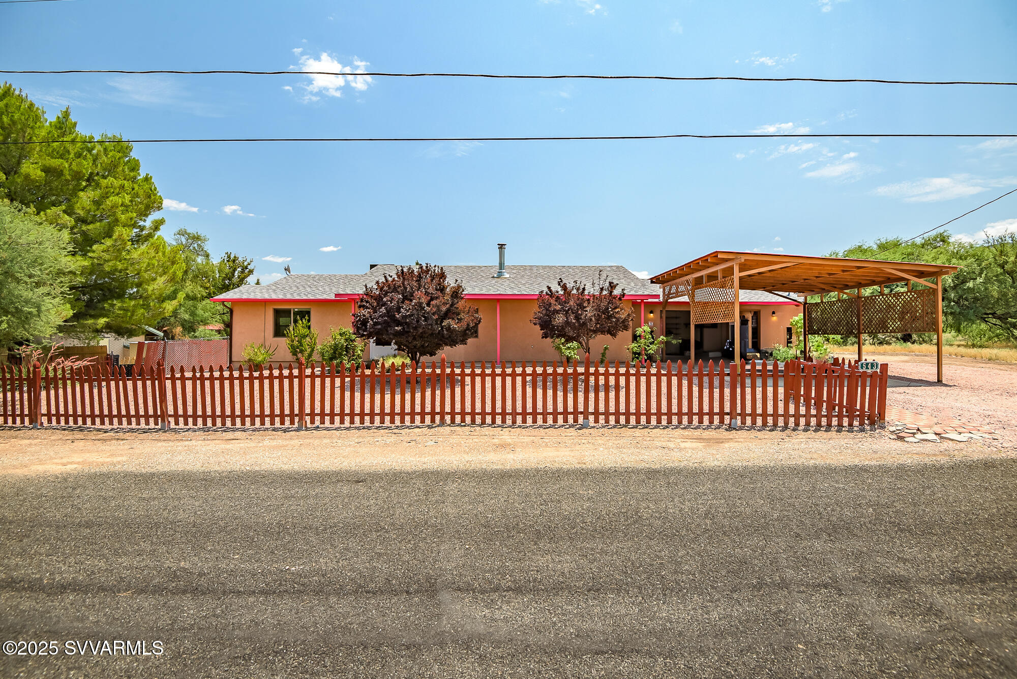 543 E Country Club Rd