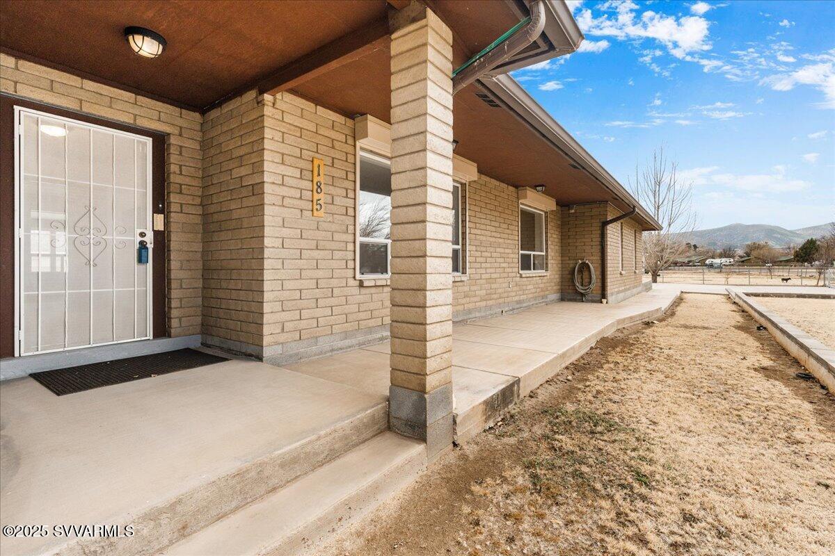 185 W Hereford Drive