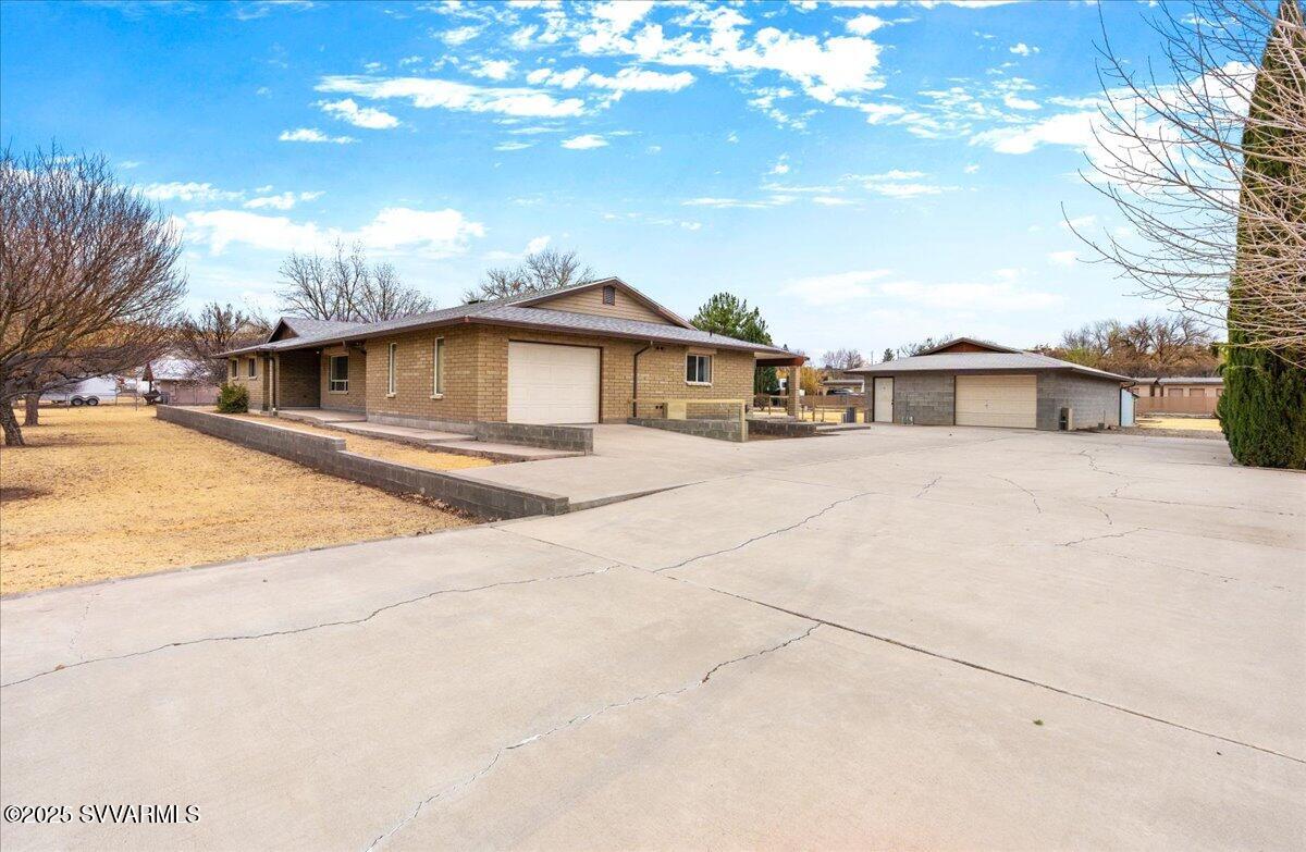 185 W Hereford Drive