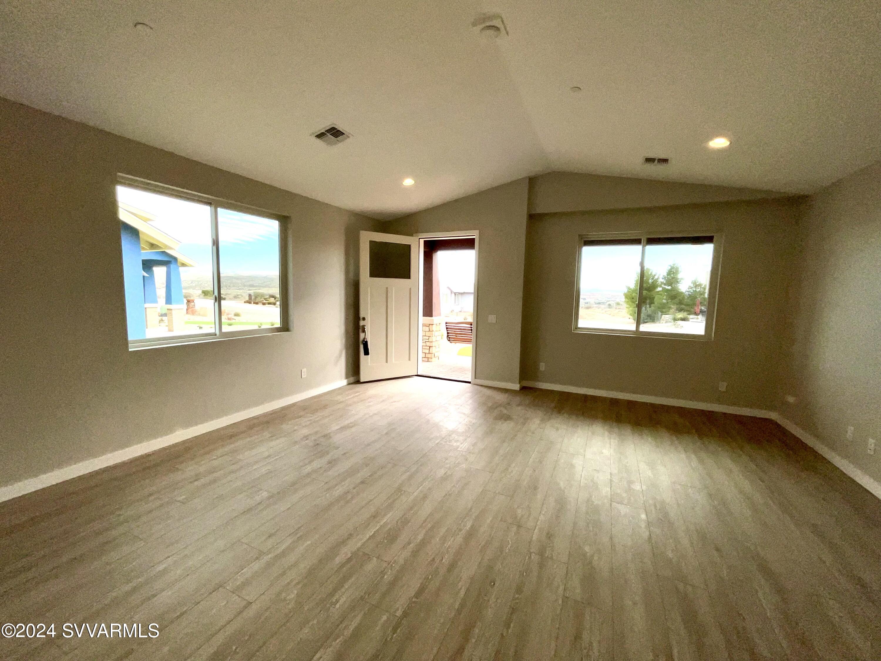 488 Kindra Heights Rd