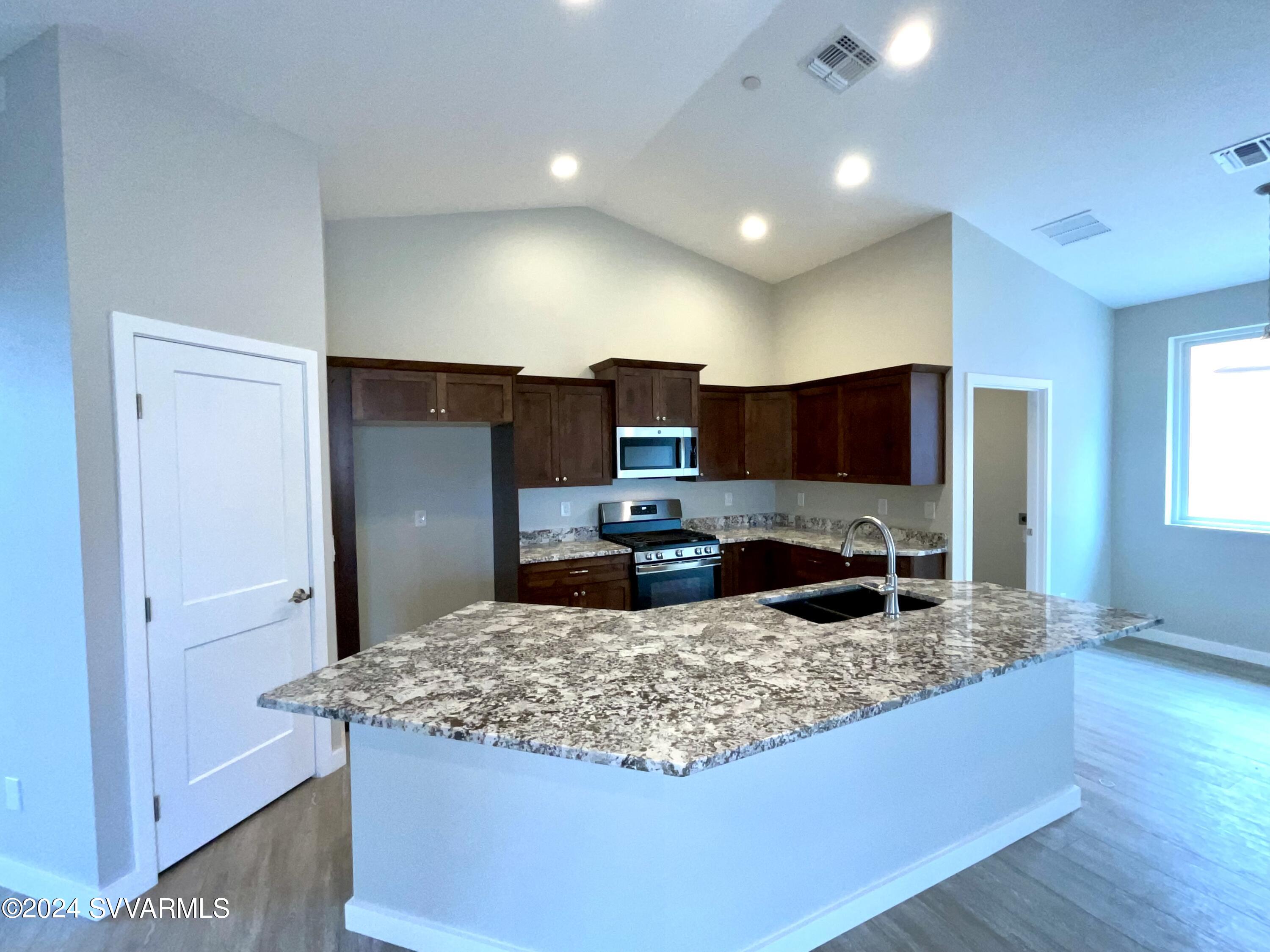 488 Kindra Heights Rd