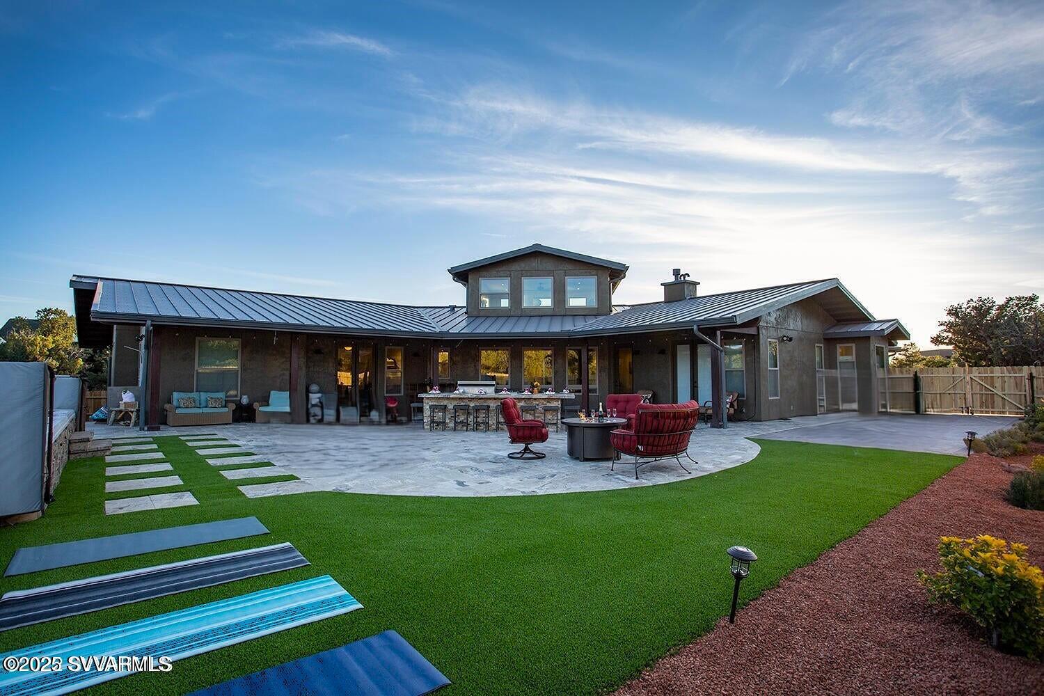550 Kachina Drive