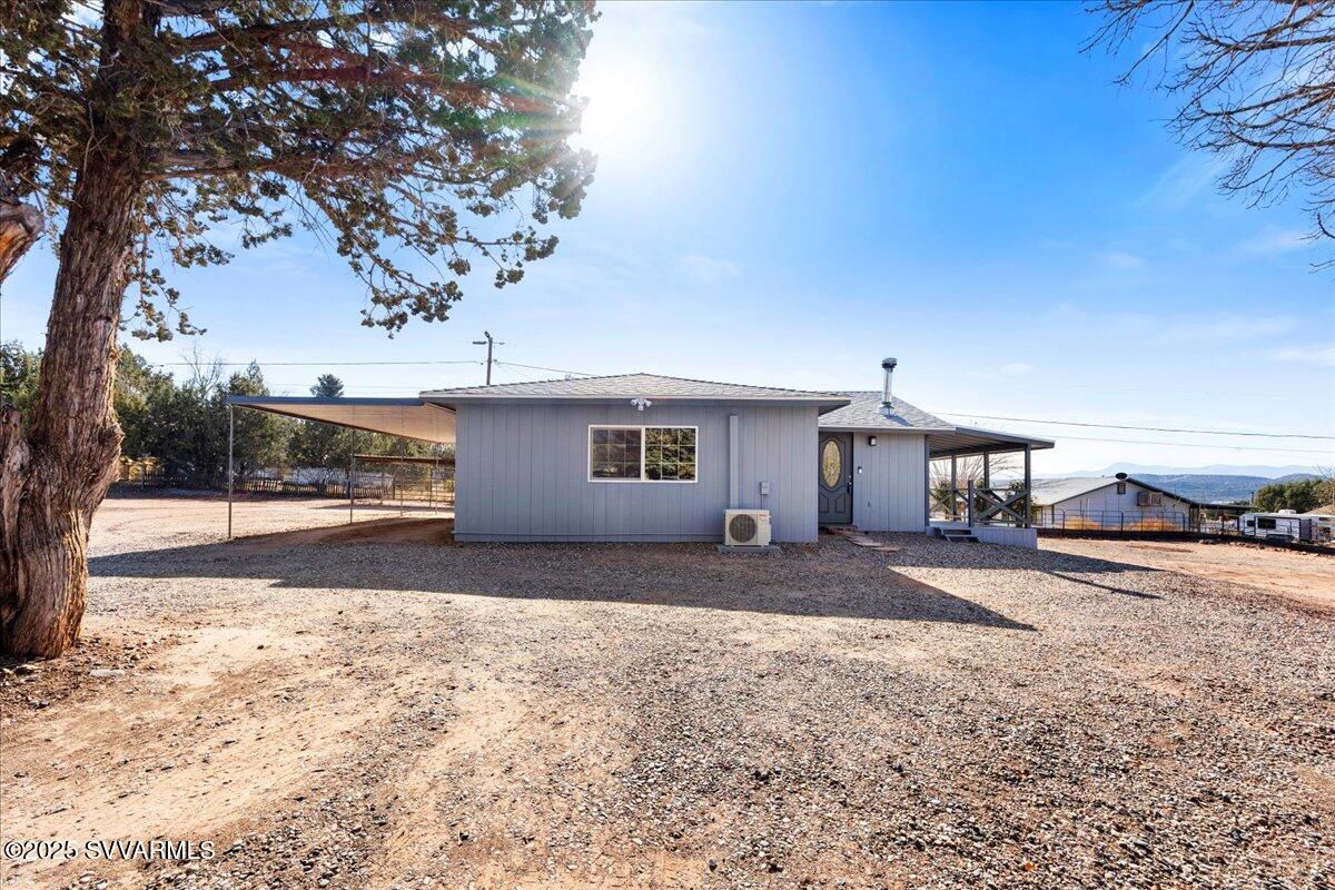 4765 E Valley Lane