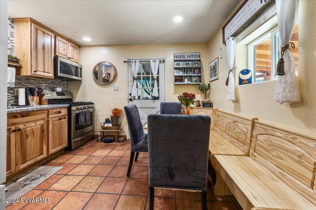 1228 W Buffalo Tr