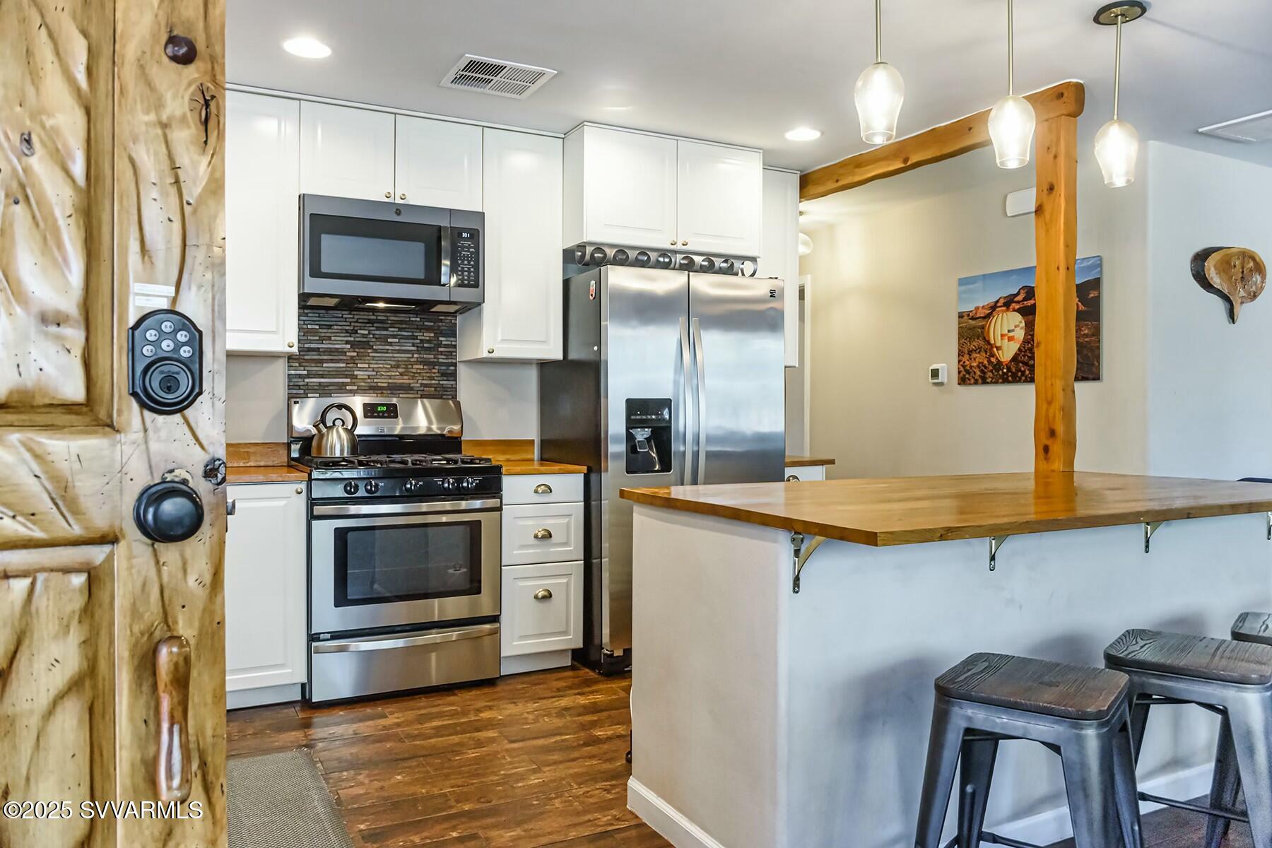 25 Cedar Lane