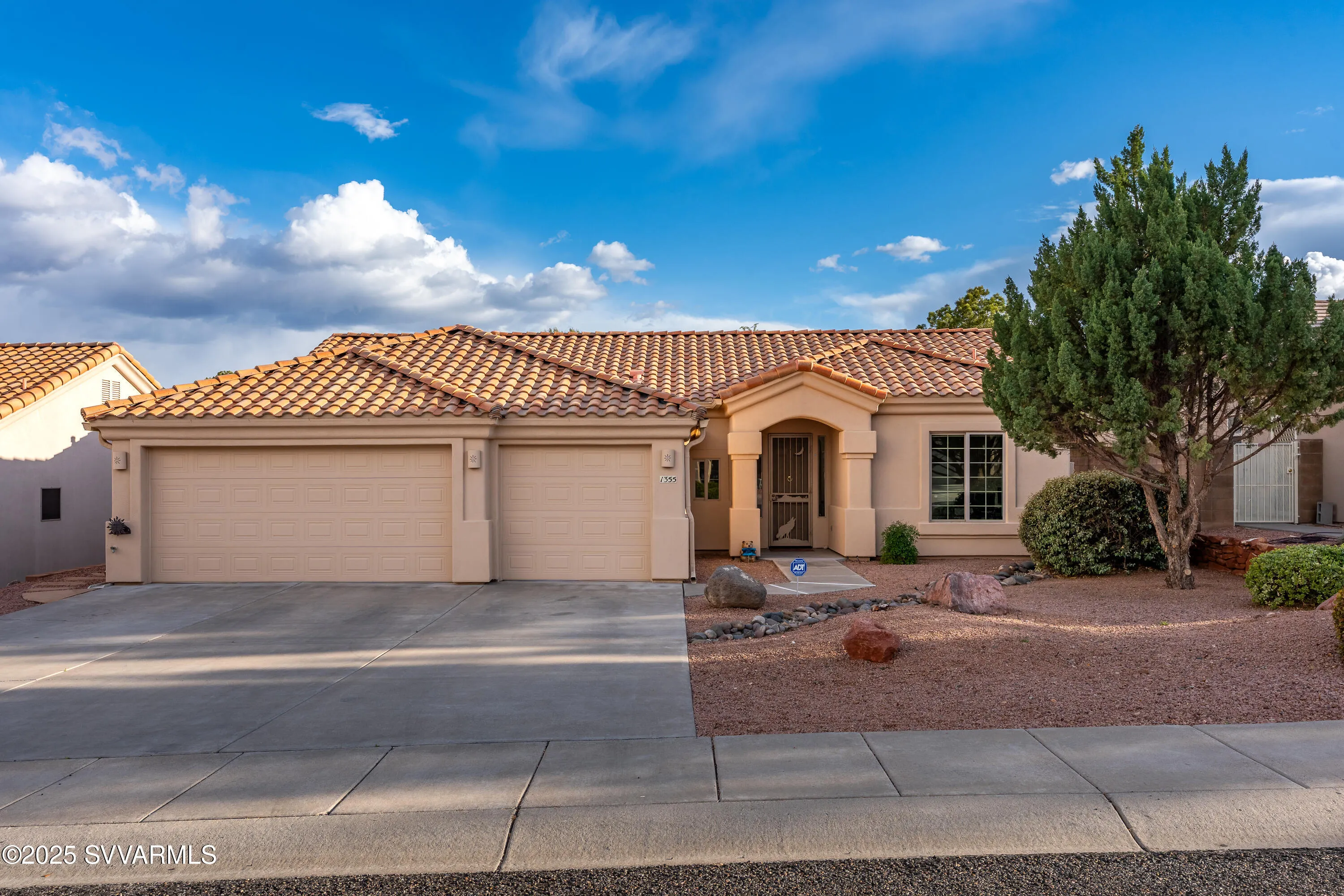 Cottonwood, Arizona 86326, United States, 3 Bedrooms Bedrooms, ,2 BathroomsBathrooms,Residential,Pending,107124