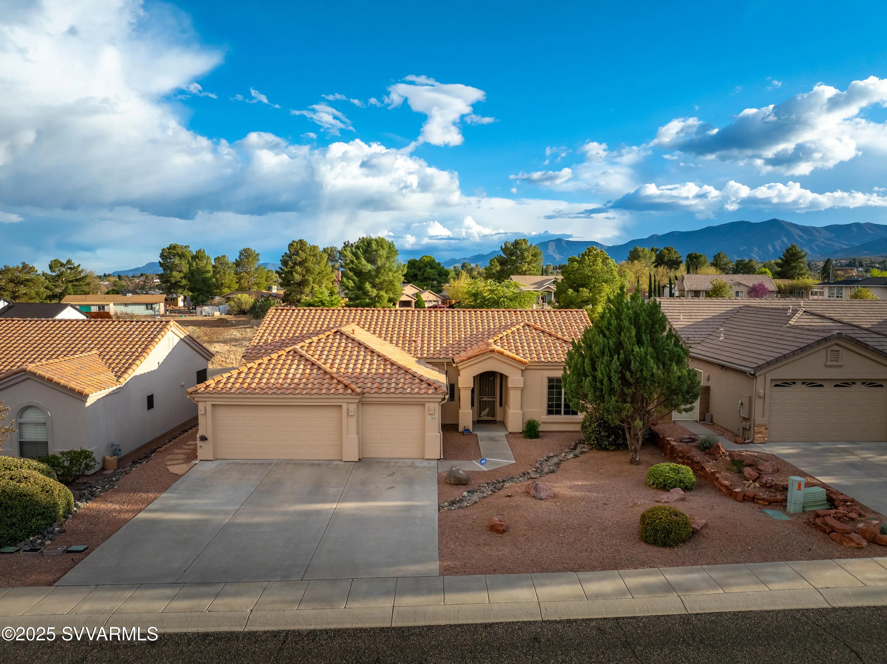 Cottonwood, Arizona 86326, United States, 3 Bedrooms Bedrooms, ,2 BathroomsBathrooms,Residential,Pending,107124