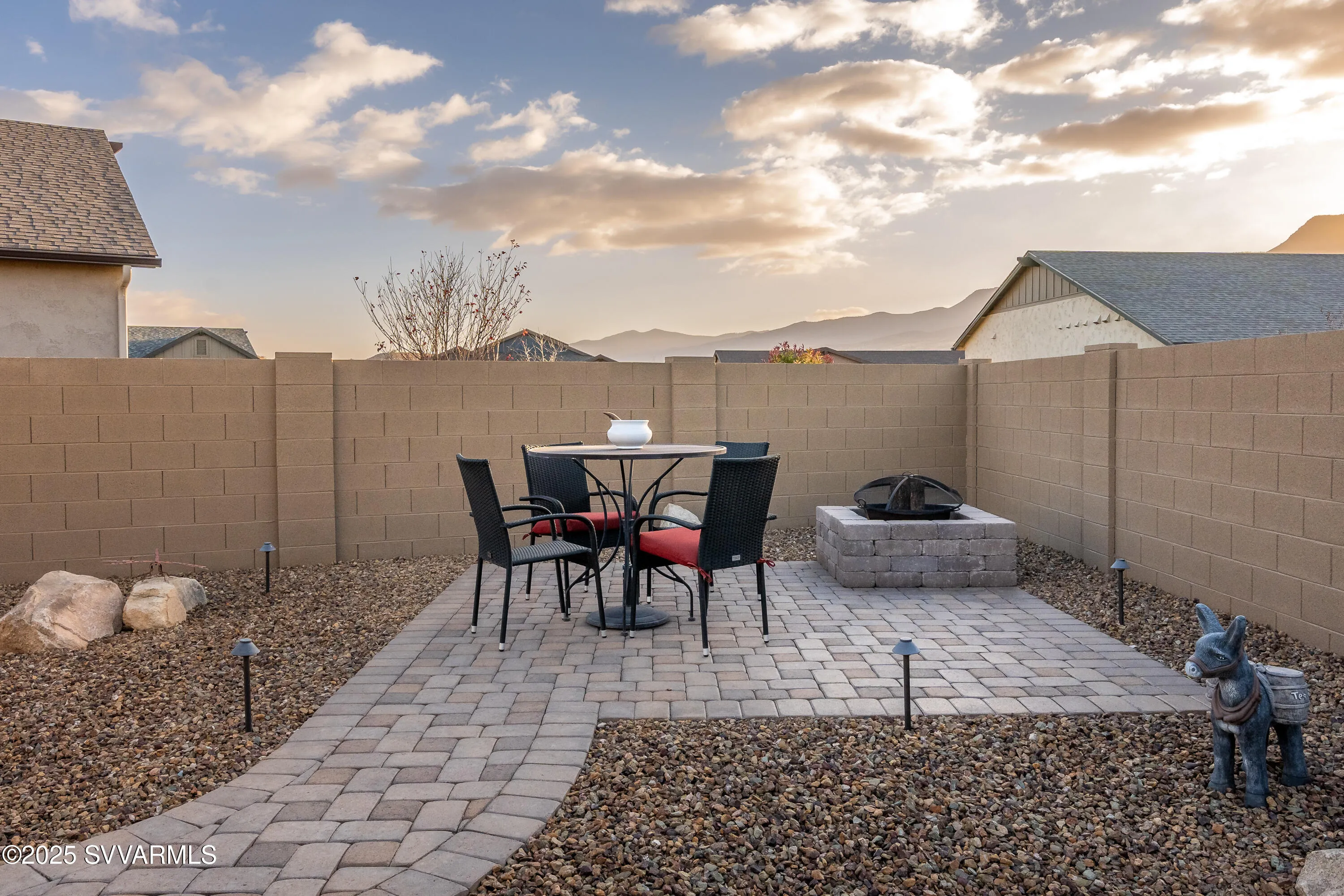 Clarkdale, Arizona 86324, United States, 3 Bedrooms Bedrooms, ,3 BathroomsBathrooms,Residential,Contingent,79934