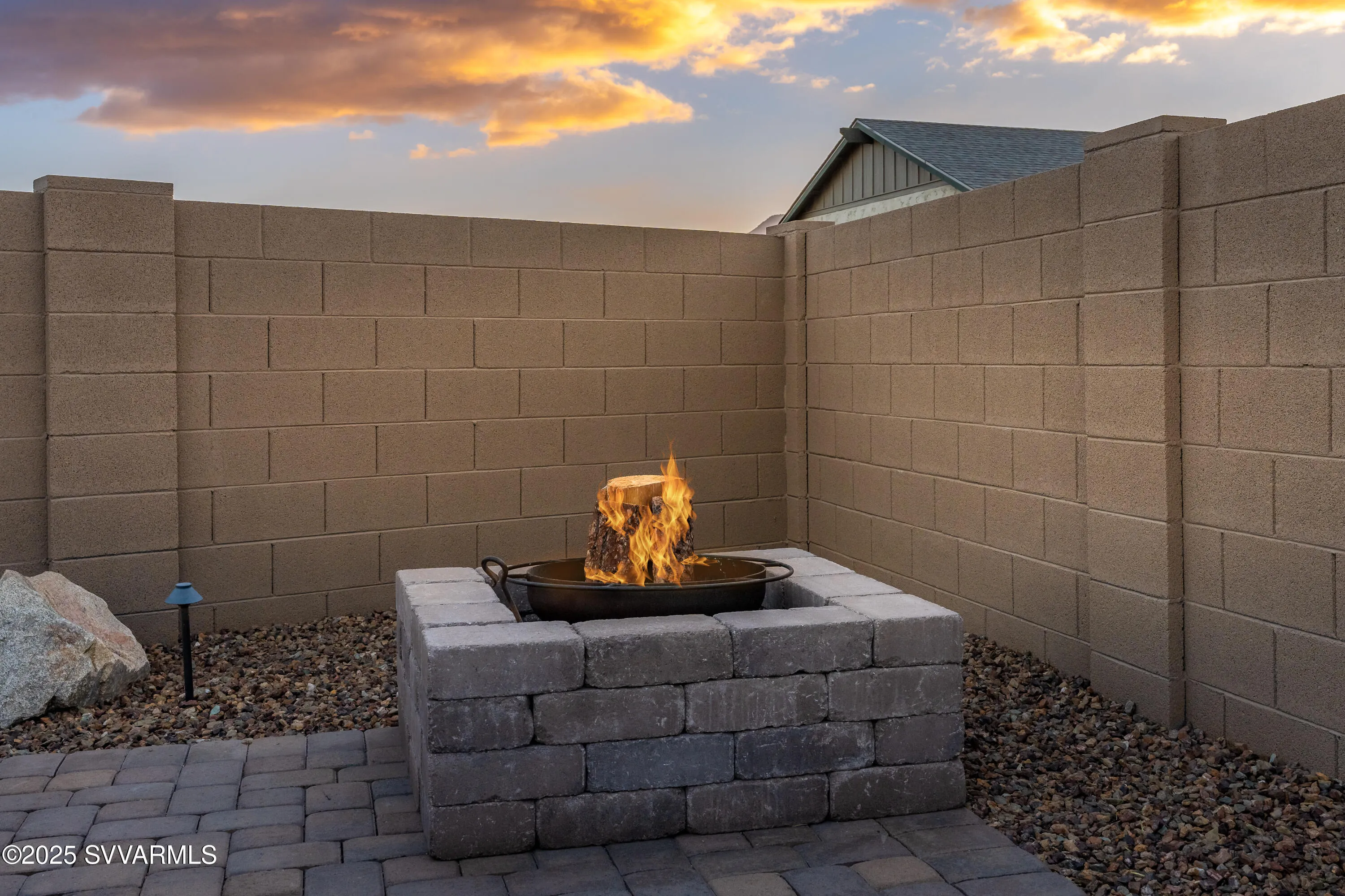 Clarkdale, Arizona 86324, United States, 3 Bedrooms Bedrooms, ,3 BathroomsBathrooms,Residential,Contingent,79934