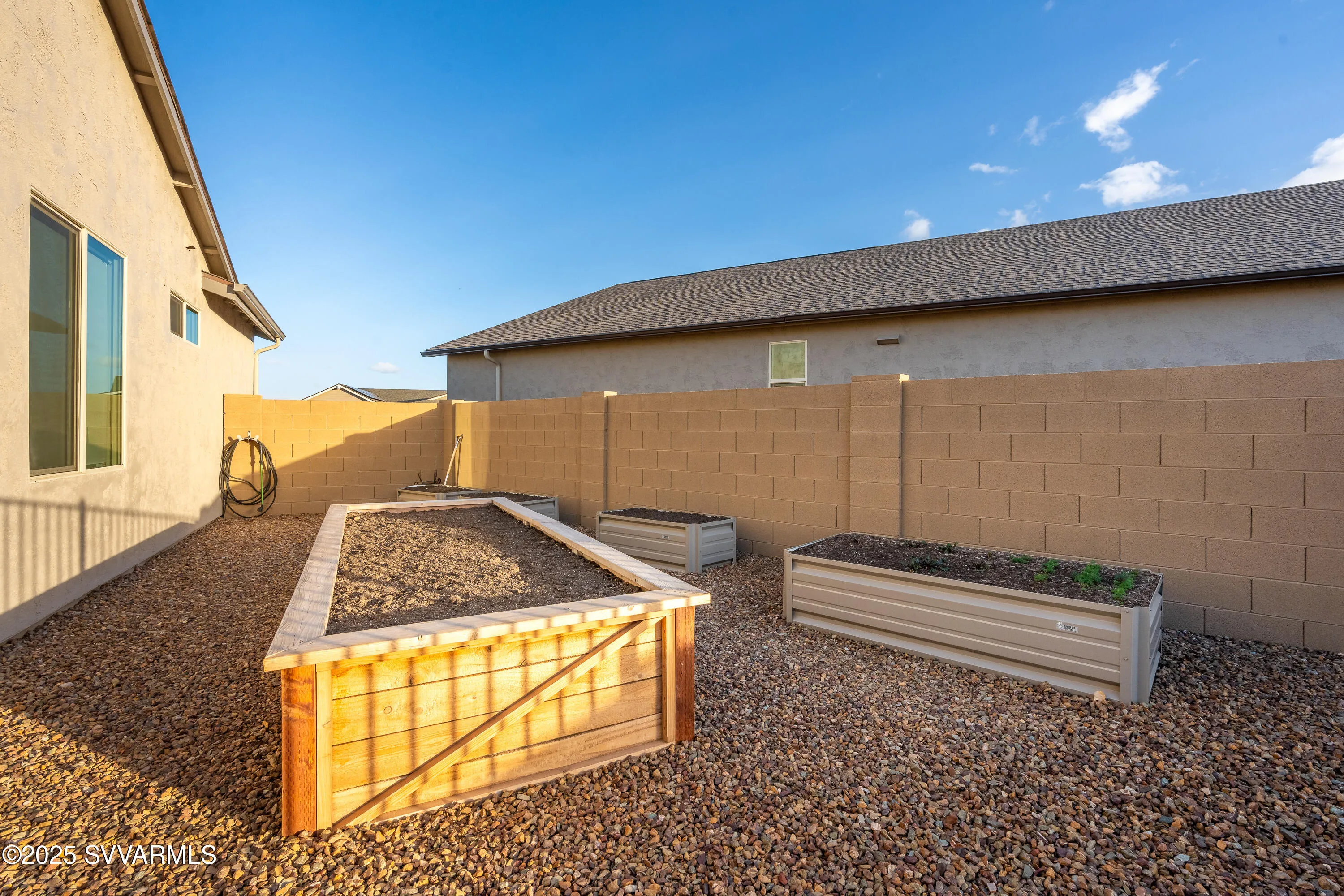 Clarkdale, Arizona 86324, United States, 3 Bedrooms Bedrooms, ,3 BathroomsBathrooms,Residential,Contingent,79934