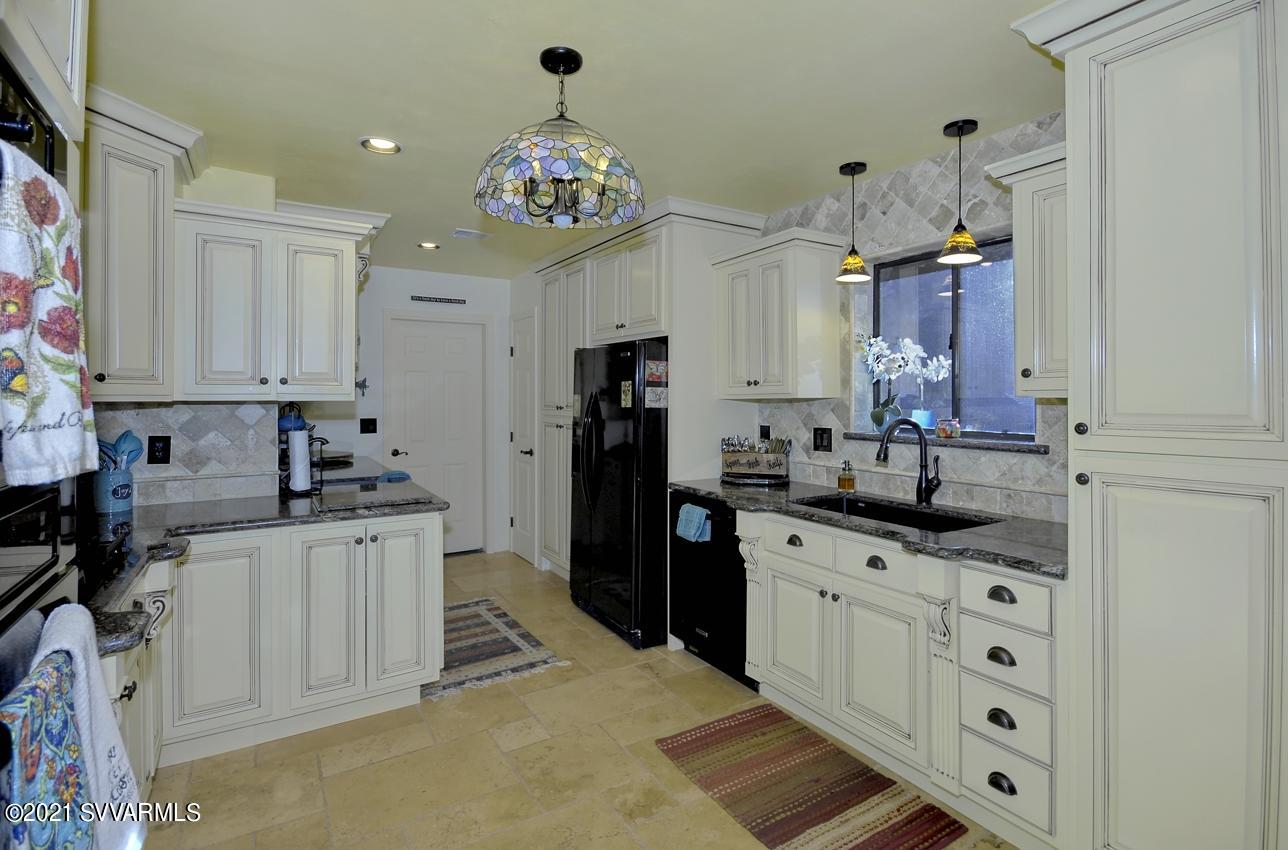 145 Redrock Rd