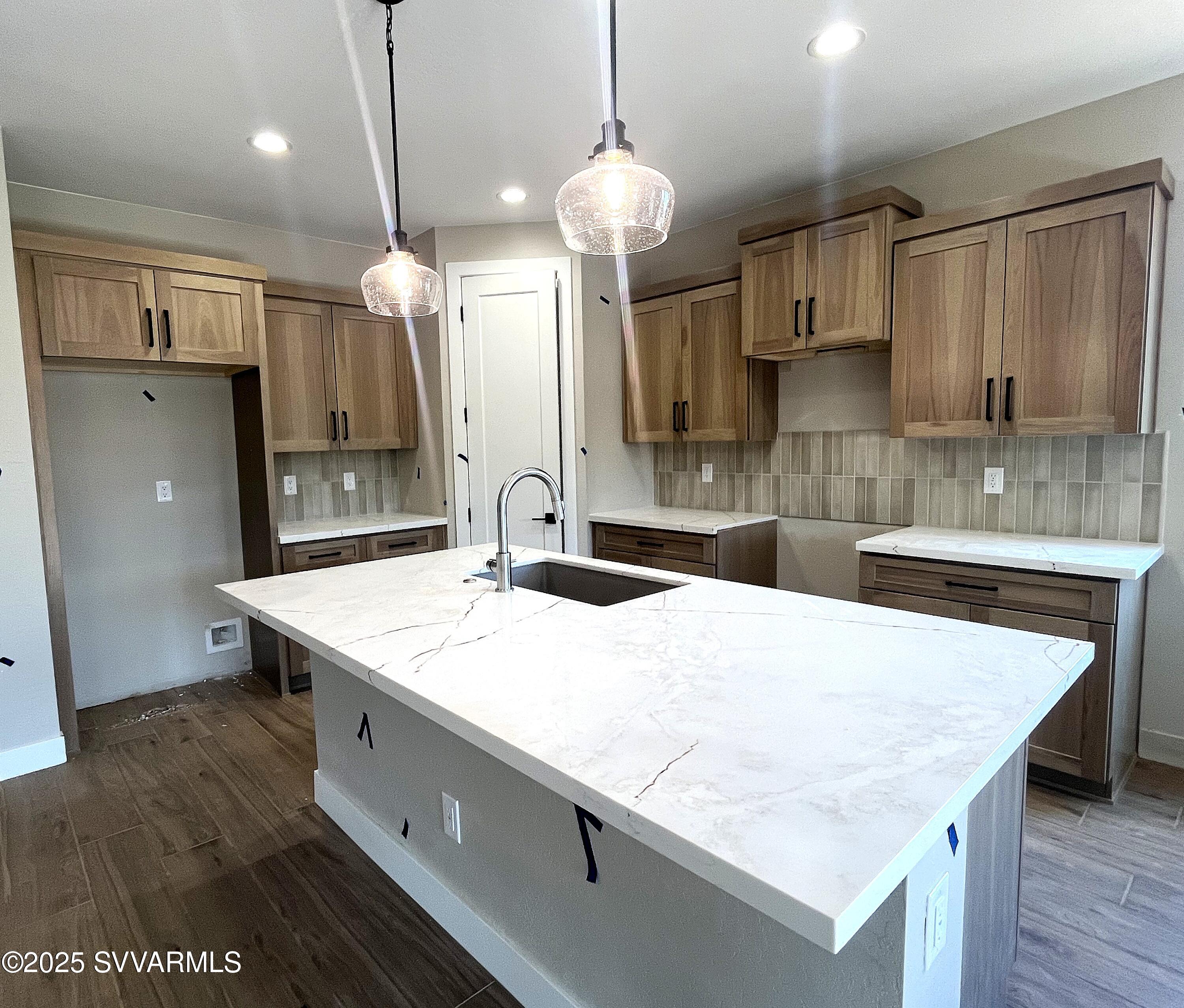 15 Creek Rock Circle