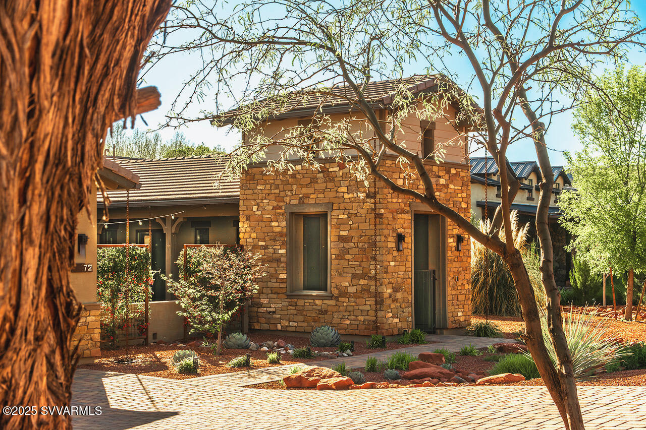 72 Lagos Court