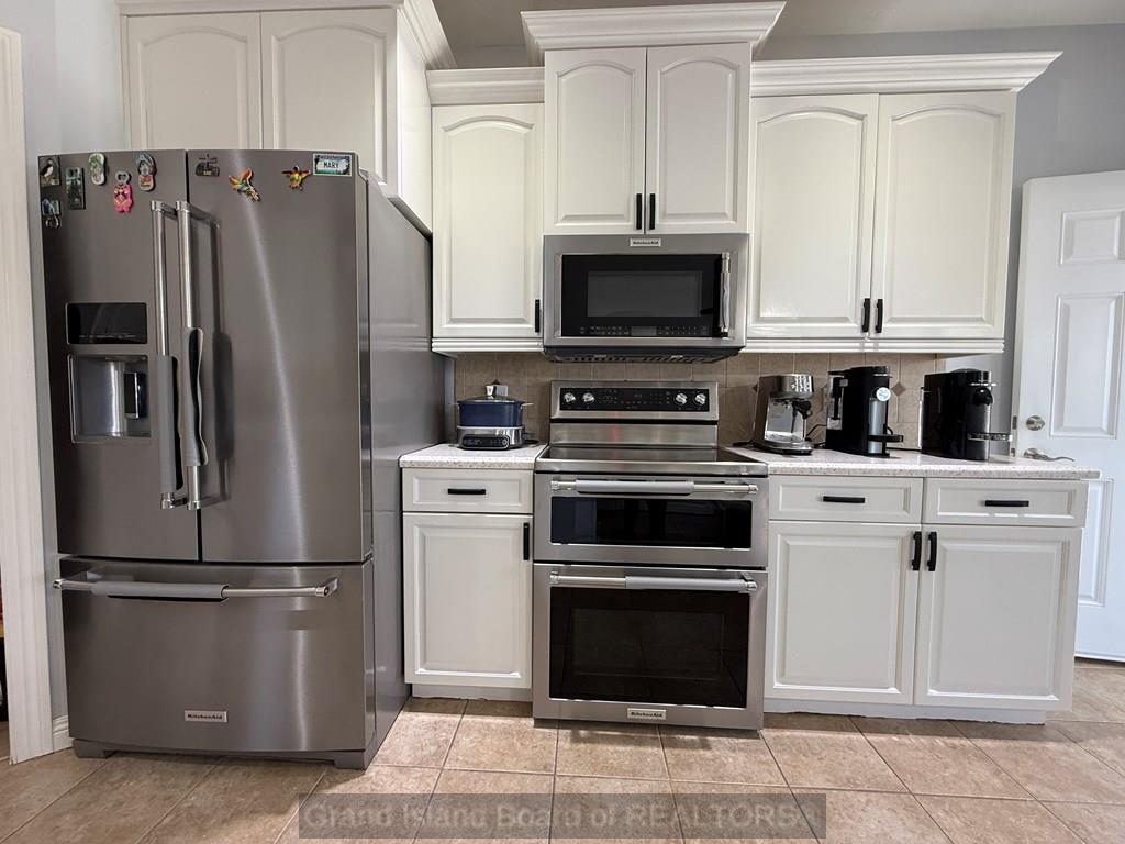 Grand Island, Nebraska 68803, United States, 4 Bedrooms Bedrooms, ,3 BathroomsBathrooms,Residential,Active,104644