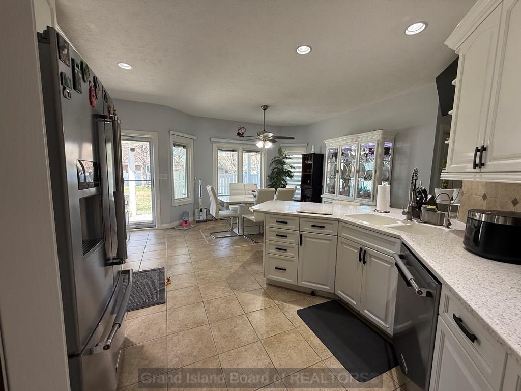 Grand Island, Nebraska 68803, United States, 4 Bedrooms Bedrooms, ,3 BathroomsBathrooms,Residential,Active,104644