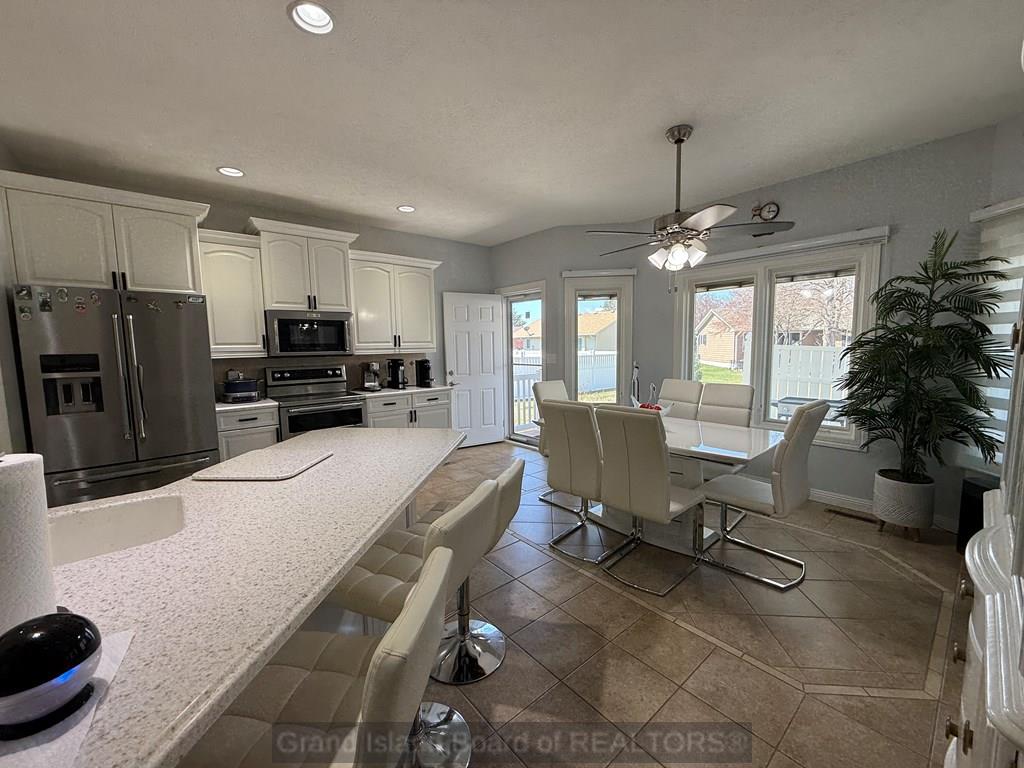 Grand Island, Nebraska 68803, United States, 4 Bedrooms Bedrooms, ,3 BathroomsBathrooms,Residential,Active,104644