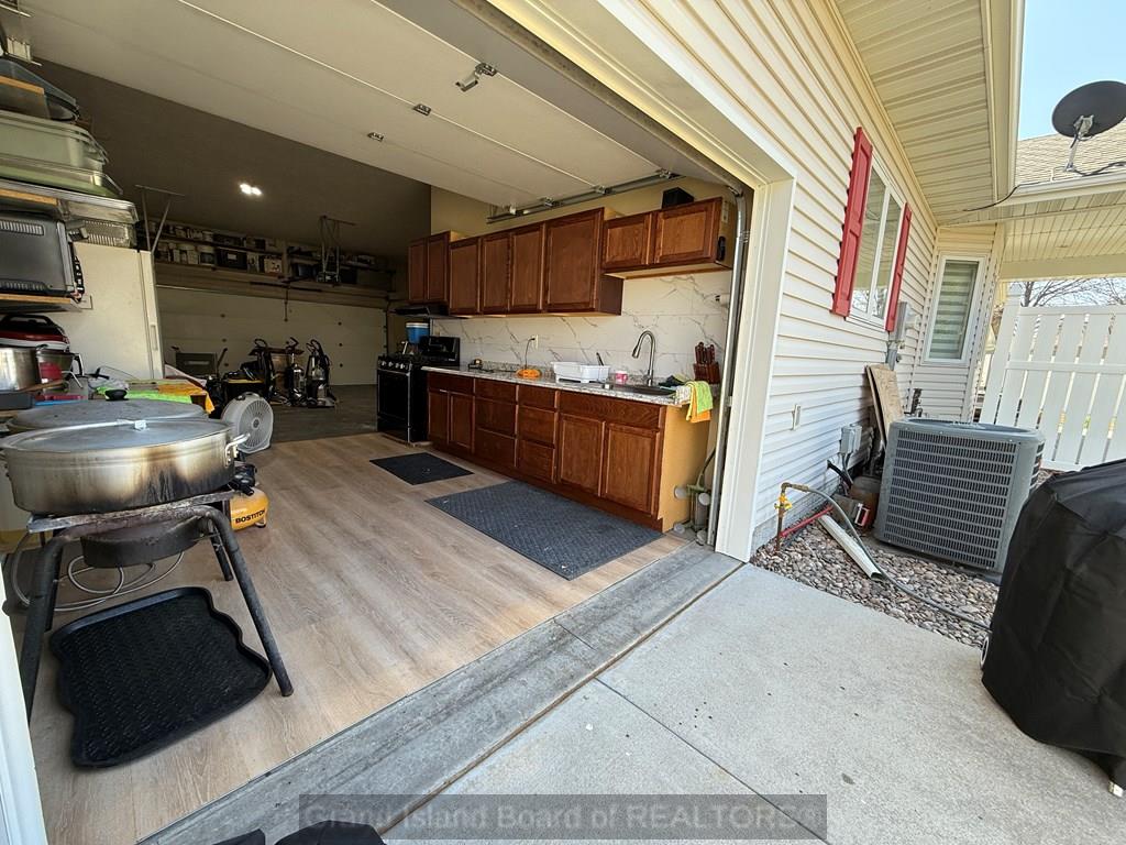 Grand Island, Nebraska 68803, United States, 4 Bedrooms Bedrooms, ,3 BathroomsBathrooms,Residential,Active,104644