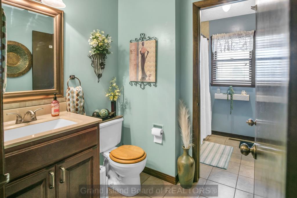 Grand Island, Nebraska 68803, United States, 3 Bedrooms Bedrooms, ,3 BathroomsBathrooms,Residential,Pending,36993