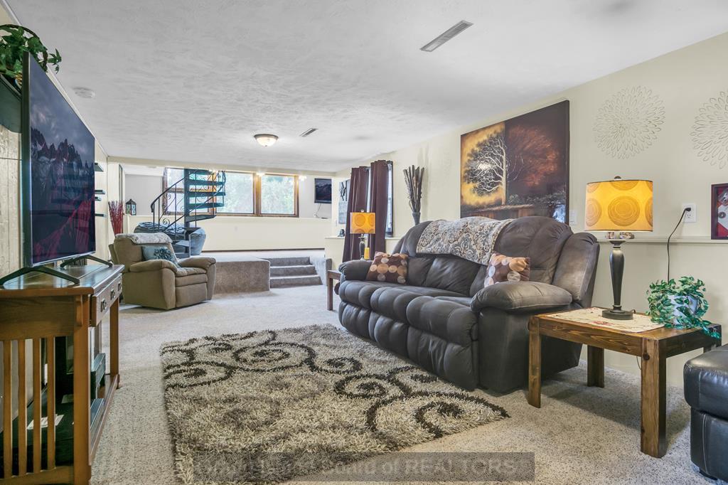 Grand Island, Nebraska 68803, United States, 3 Bedrooms Bedrooms, ,3 BathroomsBathrooms,Residential,Pending,36993