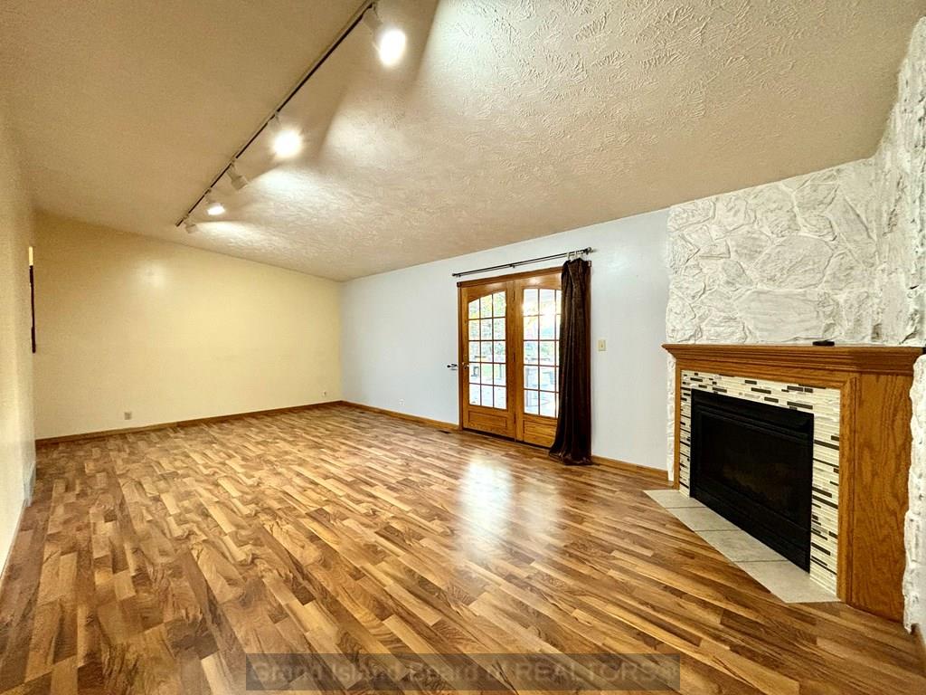 Grand Island, Nebraska 68803, United States, 3 Bedrooms Bedrooms, ,3 BathroomsBathrooms,Residential,Pending,36993