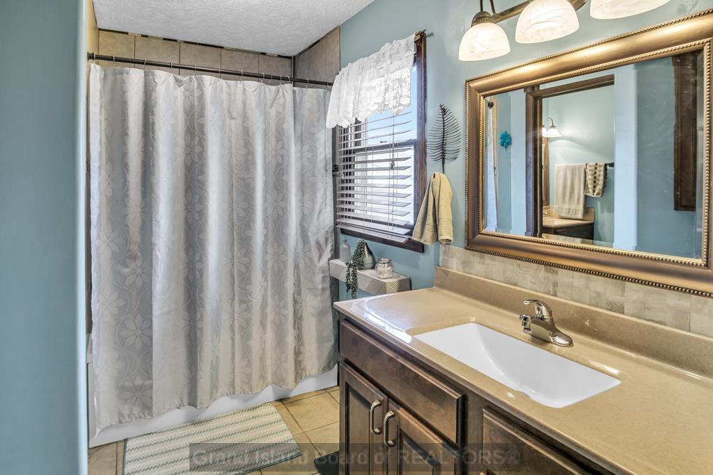 Grand Island, Nebraska 68803, United States, 3 Bedrooms Bedrooms, ,3 BathroomsBathrooms,Residential,Pending,36993