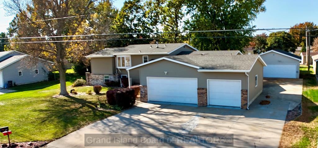 Grand Island, Nebraska 68803, United States, 3 Bedrooms Bedrooms, ,3 BathroomsBathrooms,Residential,Pending,36993