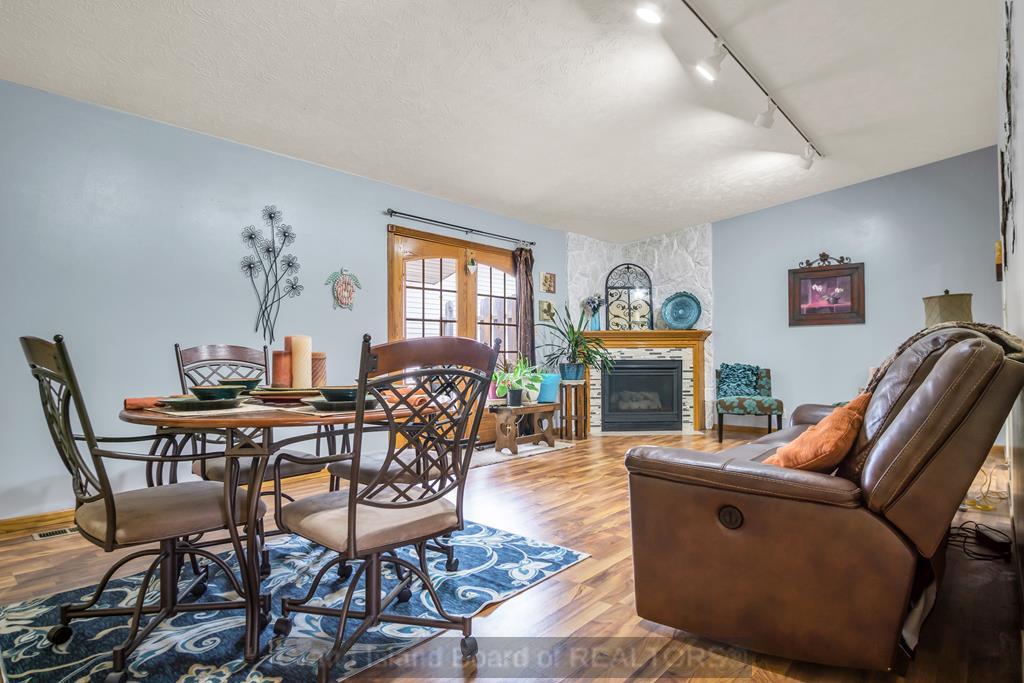 Grand Island, Nebraska 68803, United States, 3 Bedrooms Bedrooms, ,3 BathroomsBathrooms,Residential,Pending,36993