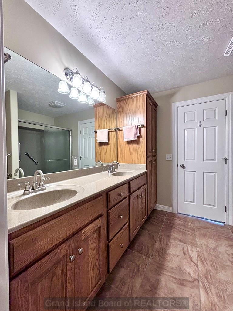 Grand Island, Nebraska 68803, United States, 3 Bedrooms Bedrooms, ,3 BathroomsBathrooms,Residential,Active,136441