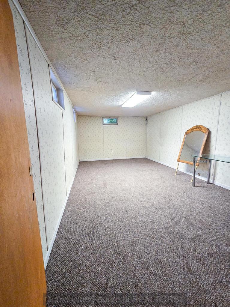 Hastings, Nebraska 68901, United States, 3 Bedrooms Bedrooms, ,2 BathroomsBathrooms,Residential,Active,196193