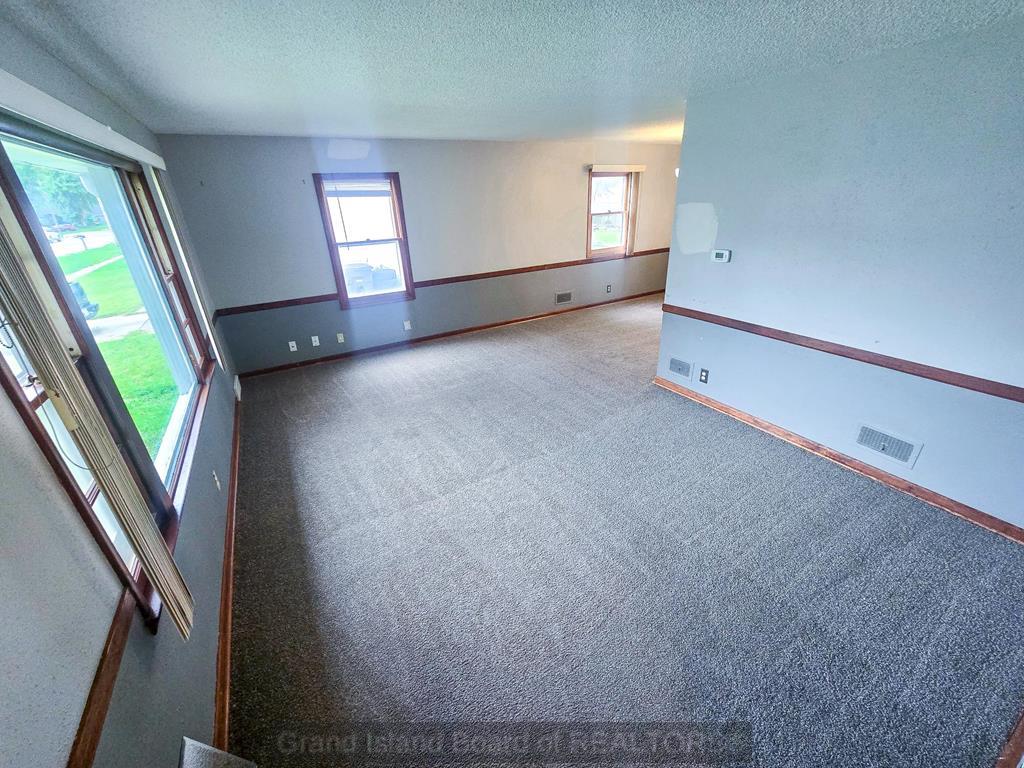 Hastings, Nebraska 68901, United States, 3 Bedrooms Bedrooms, ,2 BathroomsBathrooms,Residential,Active,196193