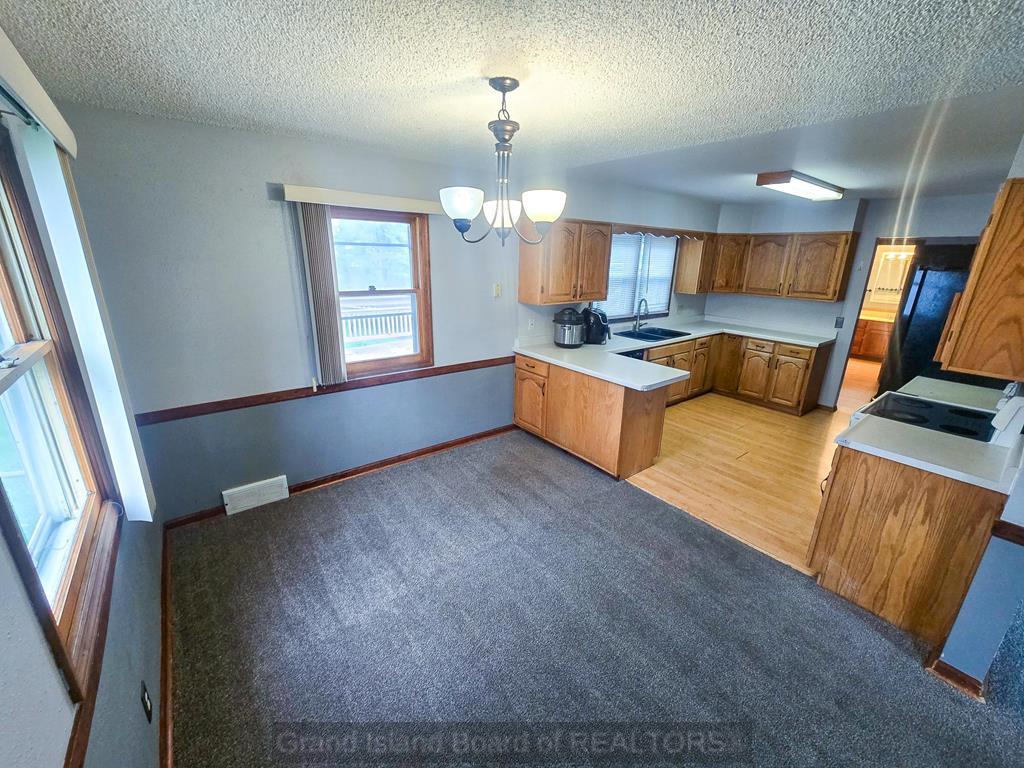 Hastings, Nebraska 68901, United States, 3 Bedrooms Bedrooms, ,2 BathroomsBathrooms,Residential,Active,196193