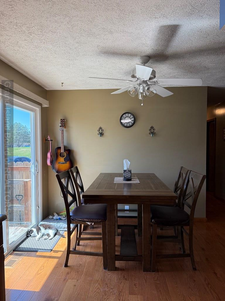 Grand Island, Nebraska 68803, United States, 3 Bedrooms Bedrooms, ,2 BathroomsBathrooms,Residential,Pending,103986