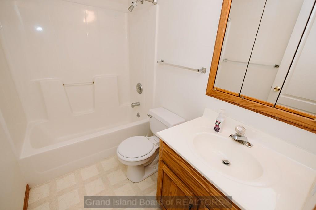 Grand Island, Nebraska 68803, United States, 3 Bedrooms Bedrooms, ,3 BathroomsBathrooms,Residential,Active,187862
