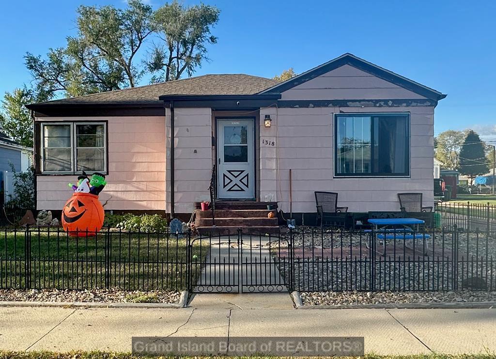 1318 W 5th St, Grand Island, NE 68803 MLS 20240064 Listing