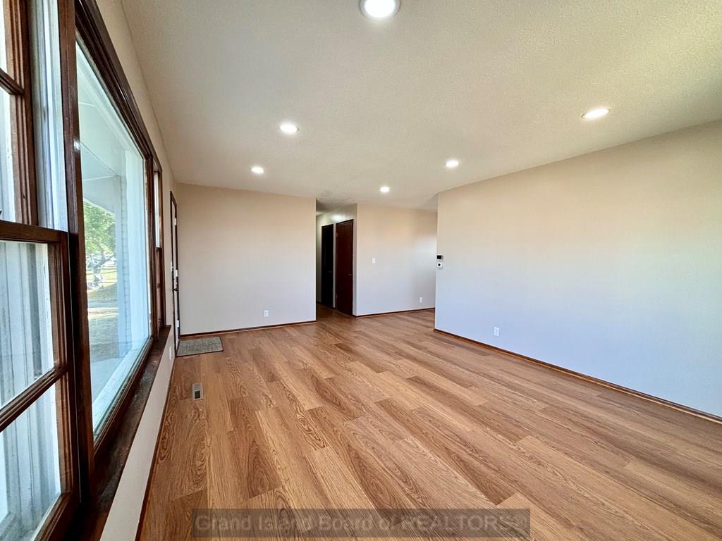 Grand Island, Nebraska 68803, United States, 3 Bedrooms Bedrooms, ,2 BathroomsBathrooms,Residential,Pending,38235