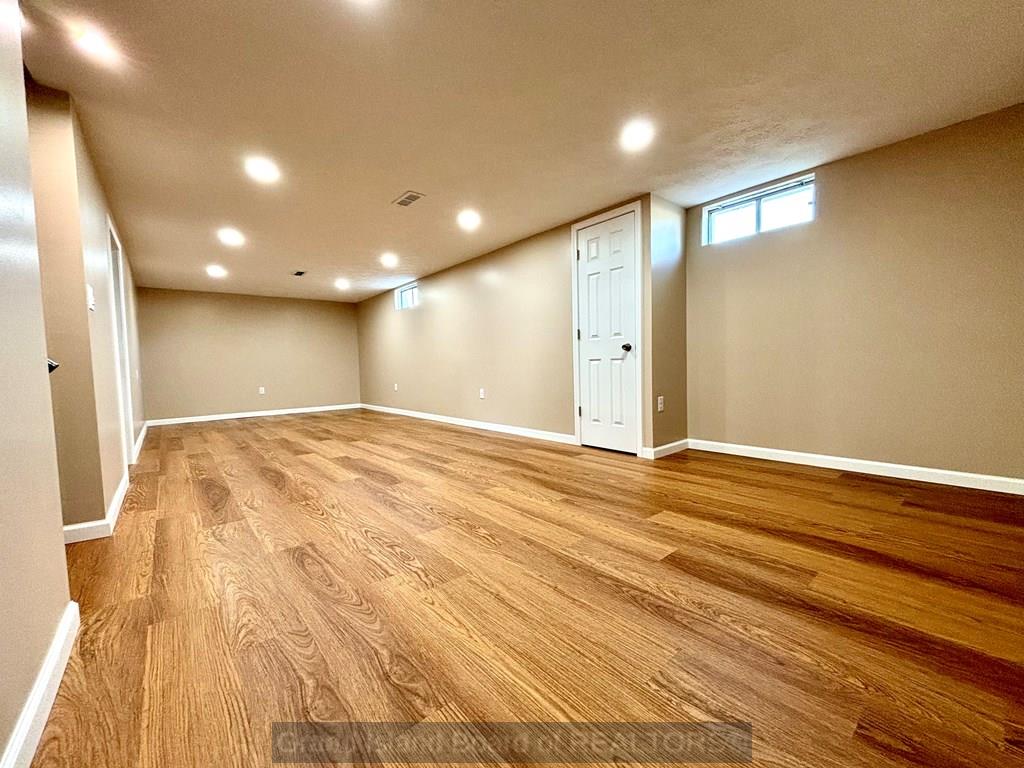 Grand Island, Nebraska 68803, United States, 3 Bedrooms Bedrooms, ,2 BathroomsBathrooms,Residential,Pending,38235