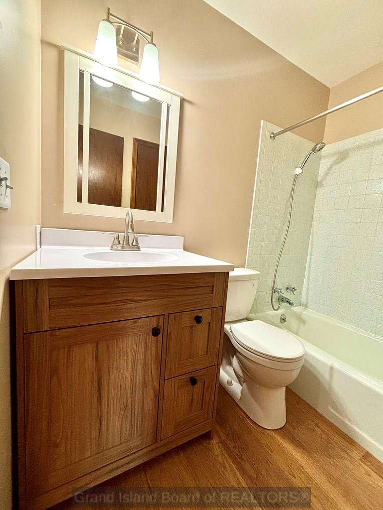 Grand Island, Nebraska 68803, United States, 3 Bedrooms Bedrooms, ,2 BathroomsBathrooms,Residential,Pending,38235