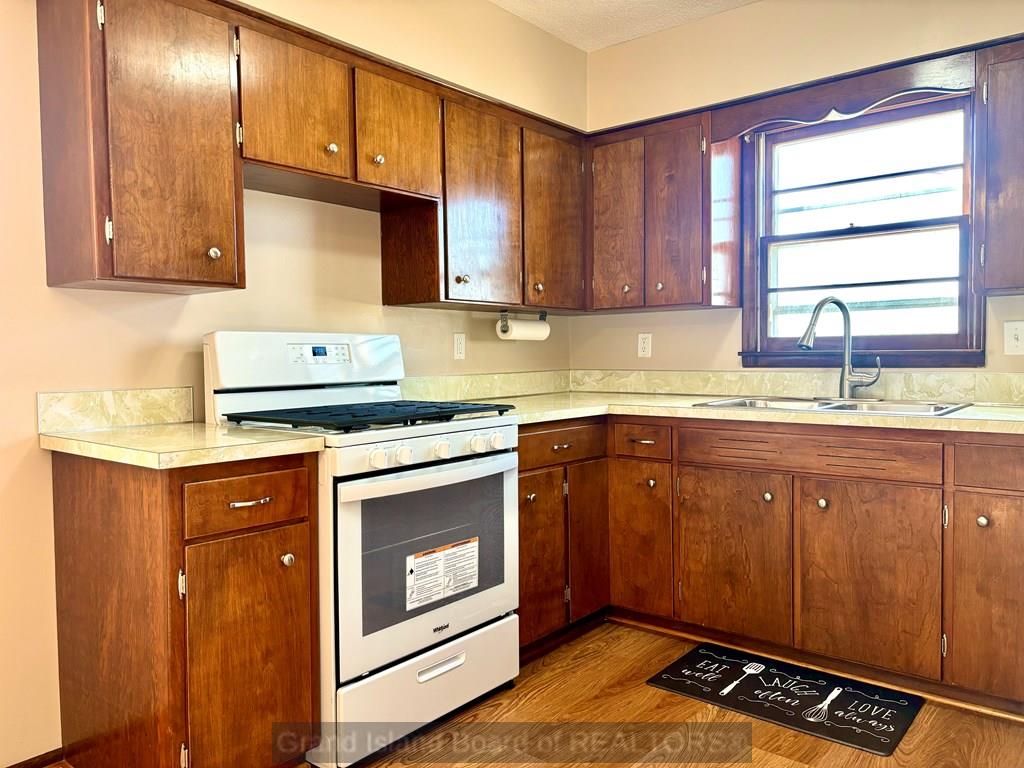 Grand Island, Nebraska 68803, United States, 3 Bedrooms Bedrooms, ,2 BathroomsBathrooms,Residential,Pending,38235