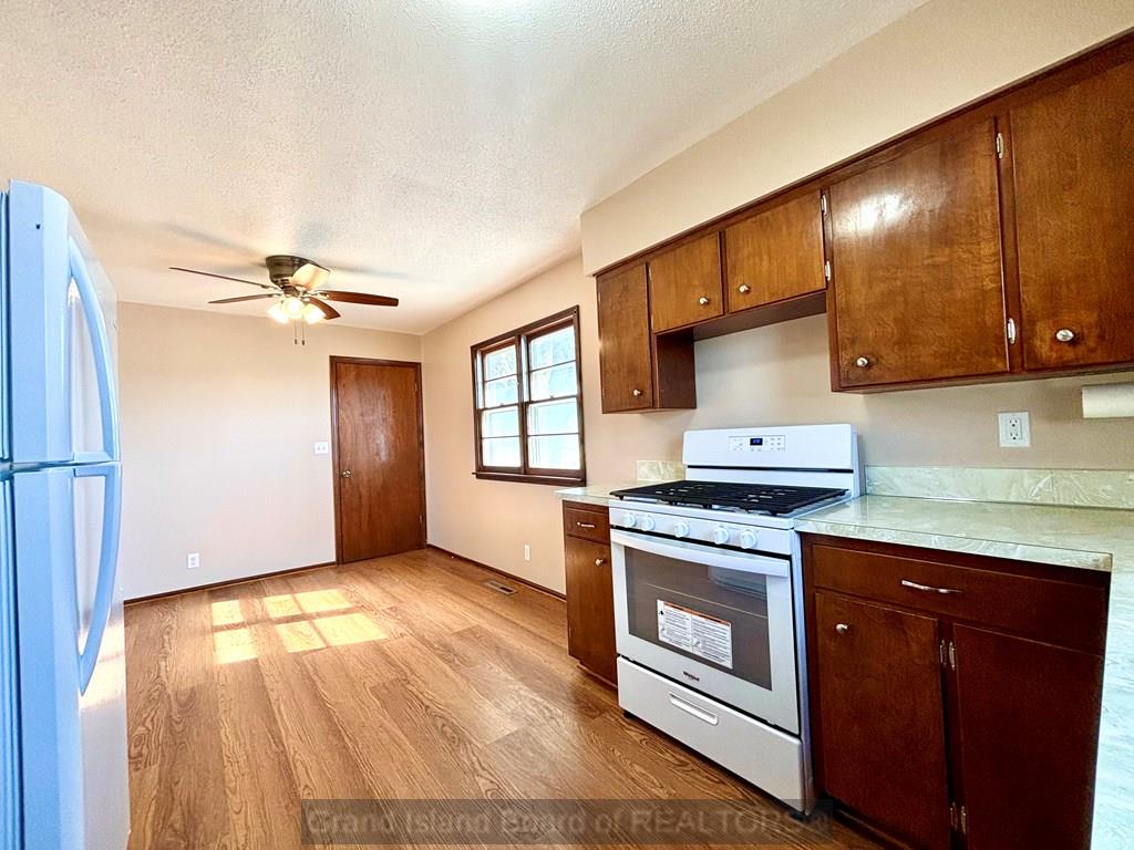 Grand Island, Nebraska 68803, United States, 3 Bedrooms Bedrooms, ,2 BathroomsBathrooms,Residential,Pending,38235