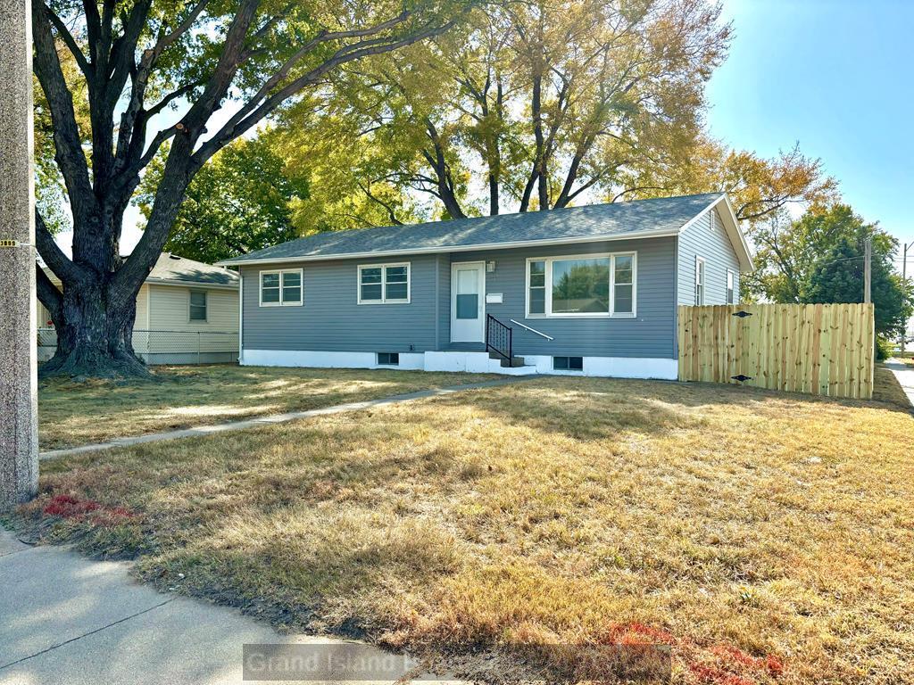 Grand Island, Nebraska 68803, United States, 3 Bedrooms Bedrooms, ,2 BathroomsBathrooms,Residential,Pending,38235